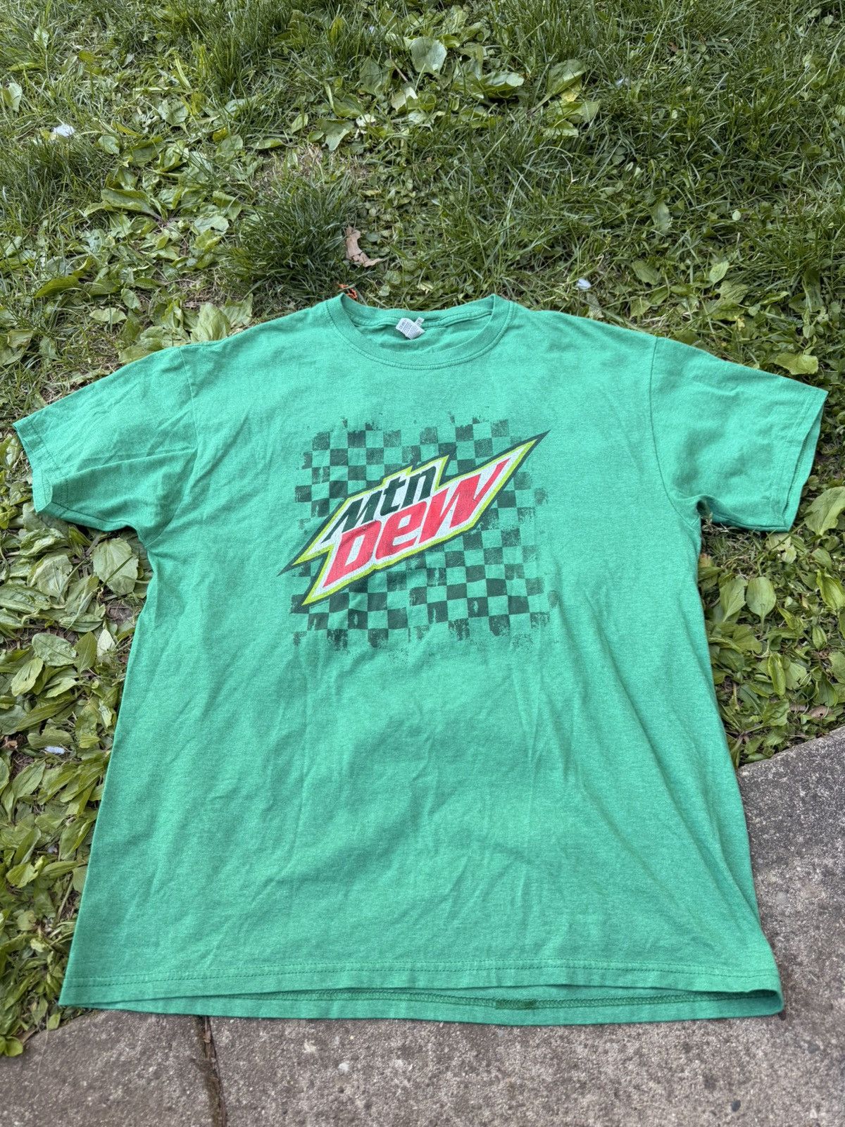 Vintage Y2K MTN DEW Tee Size Large Size US L / EU 52-54 / 3 - 1 Thumbnail