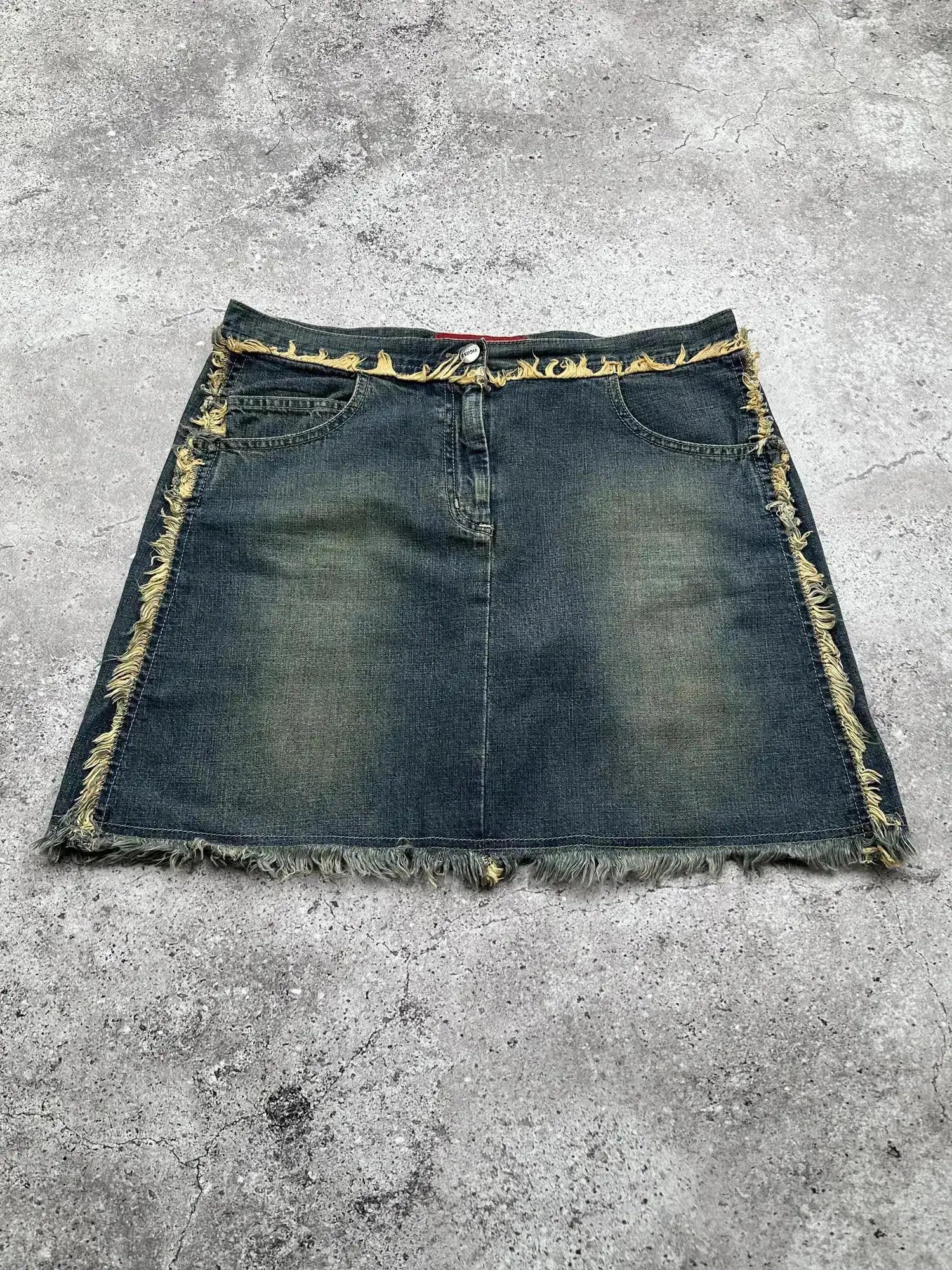 Japanese Brand Vintage Faded Mini Skirt C438(V256)(E8) Size 30" / US 8 / IT 44 - 1 Thumbnail
