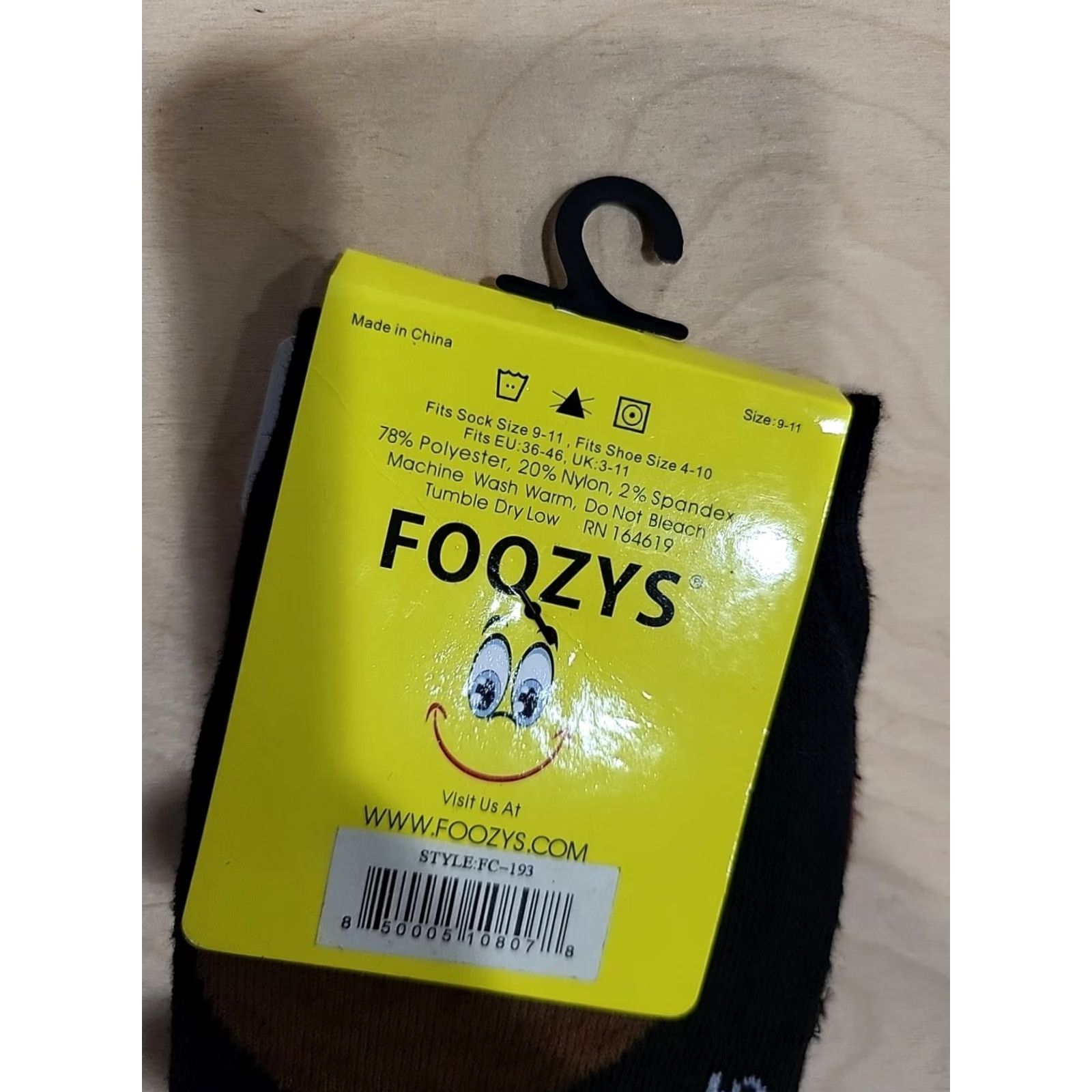 Vintage Foozys Socks Women's Kiwi Fruit Green Size 9-11 Foot Novelty Socks Women (4-10) - Fruit Theme, Size 9-11, Green, Foozys Socks Size ONE SIZE - 3 Thumbnail