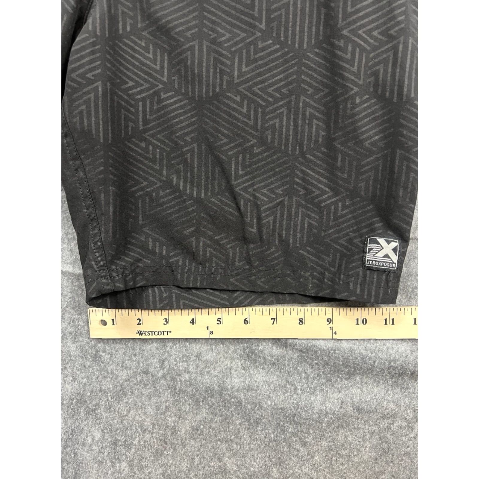 ZeroXposur ZeroXposur Men’s Plunge Swim Trunks Black UPF 50+ Size L Geometric Pattern Trunks Activewear Dual Pockets Drawstring Men Size US 33 - 5 Thumbnail