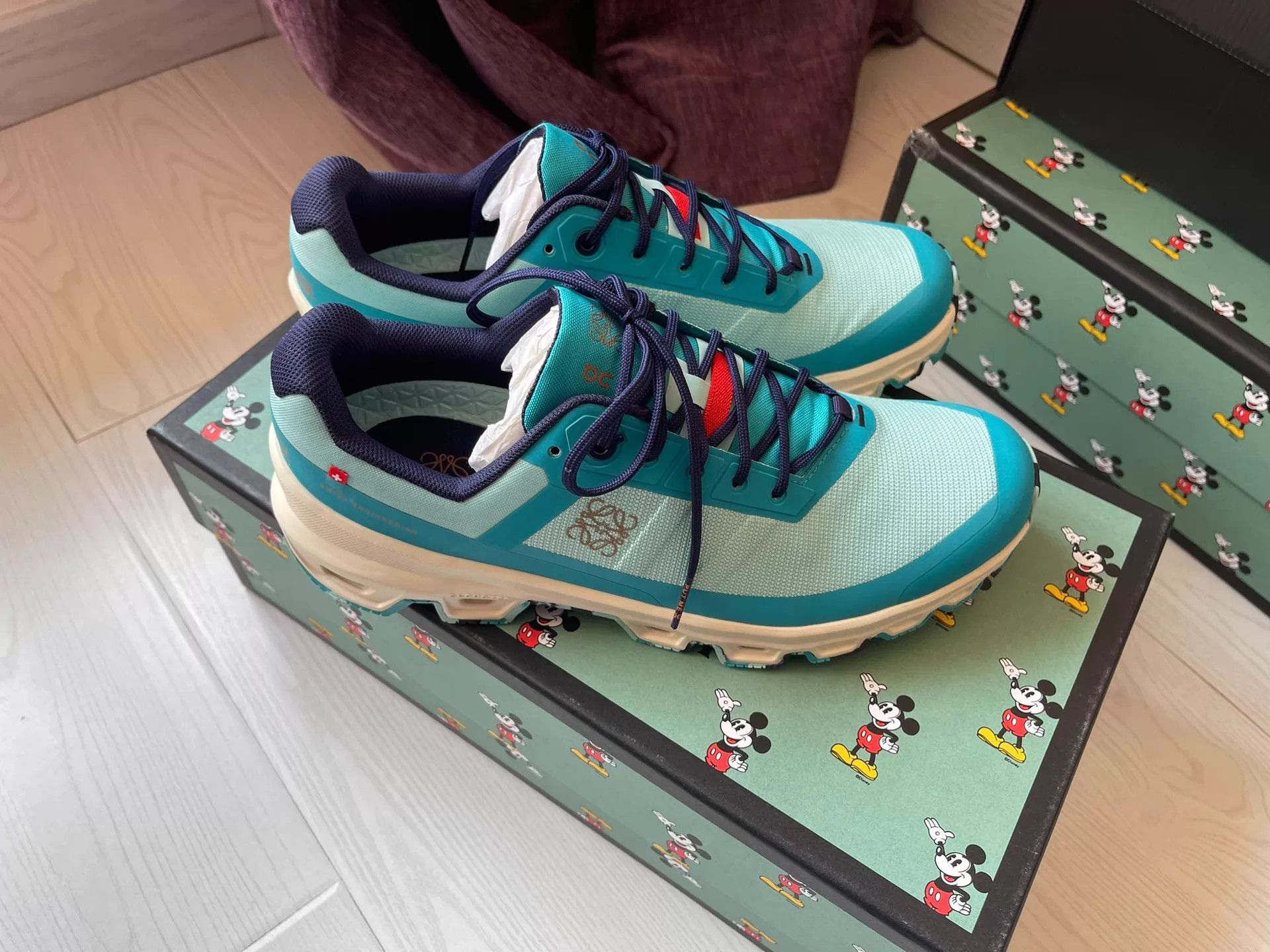 Loewe LOEWE Unisex Collab Sneakers 40 New (Side & Tongue Logo) Size US 7 / EU 40 - 1 Thumbnail