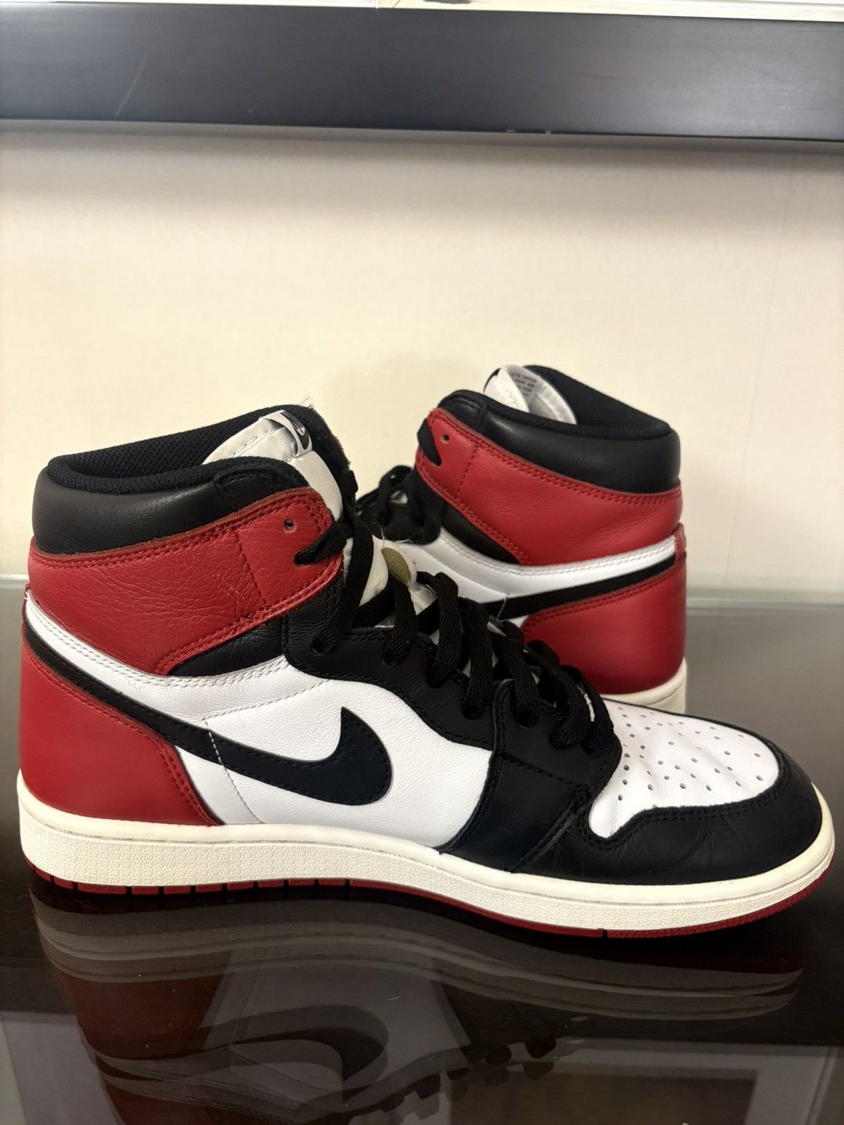 Jordan Brand Jordan 1 Retro High OG Black Toe 2016 Sz 10 Nike Air Size US 10 / EU 43 - 12 Thumbnail