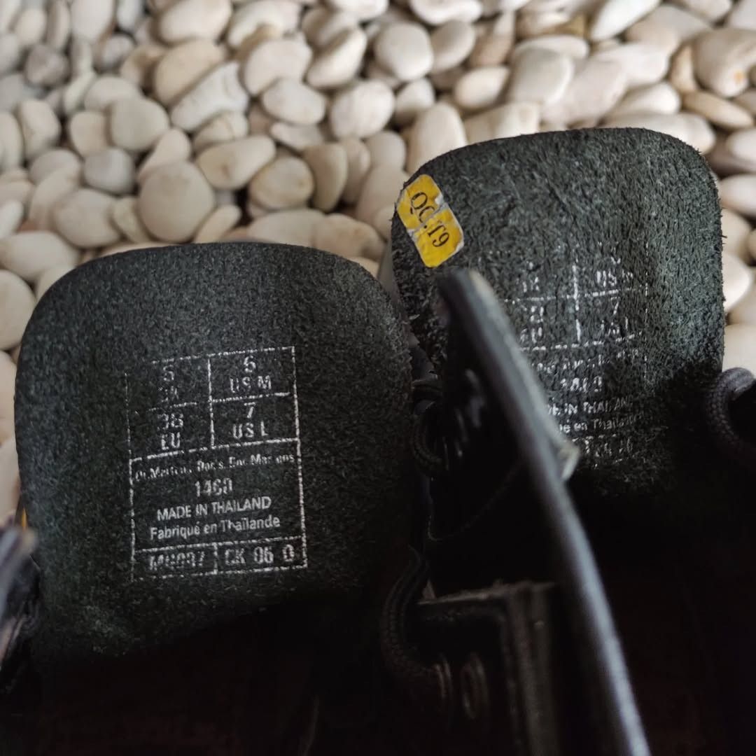 Dr. Martens Dr. Martens 1460 Black Smooth Size US 5 / IT 35 - 10 Thumbnail
