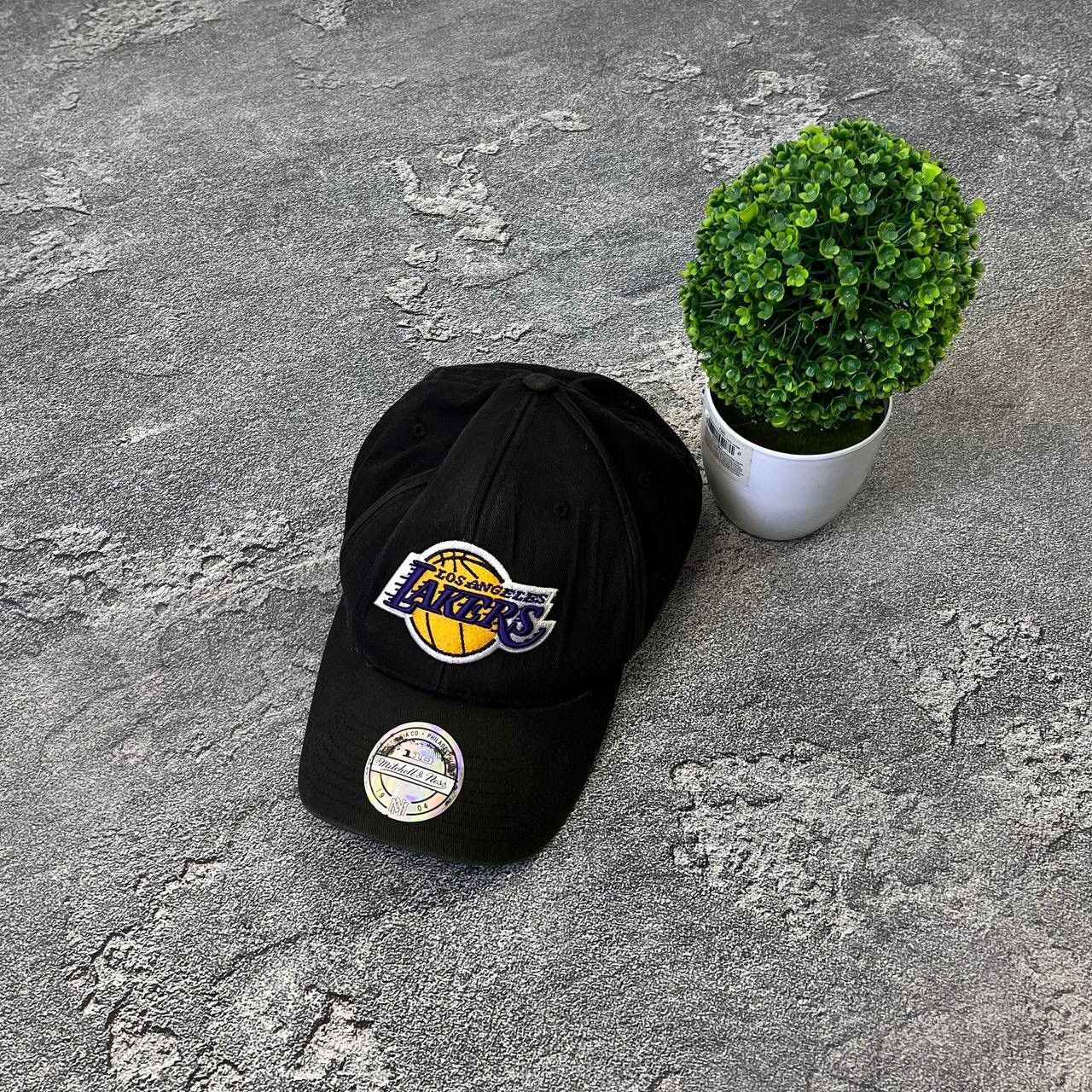 Vintage Vintage Mitchell Ness 110 Los Angeles Lakers Snapback Size ONE SIZE - 1 Thumbnail