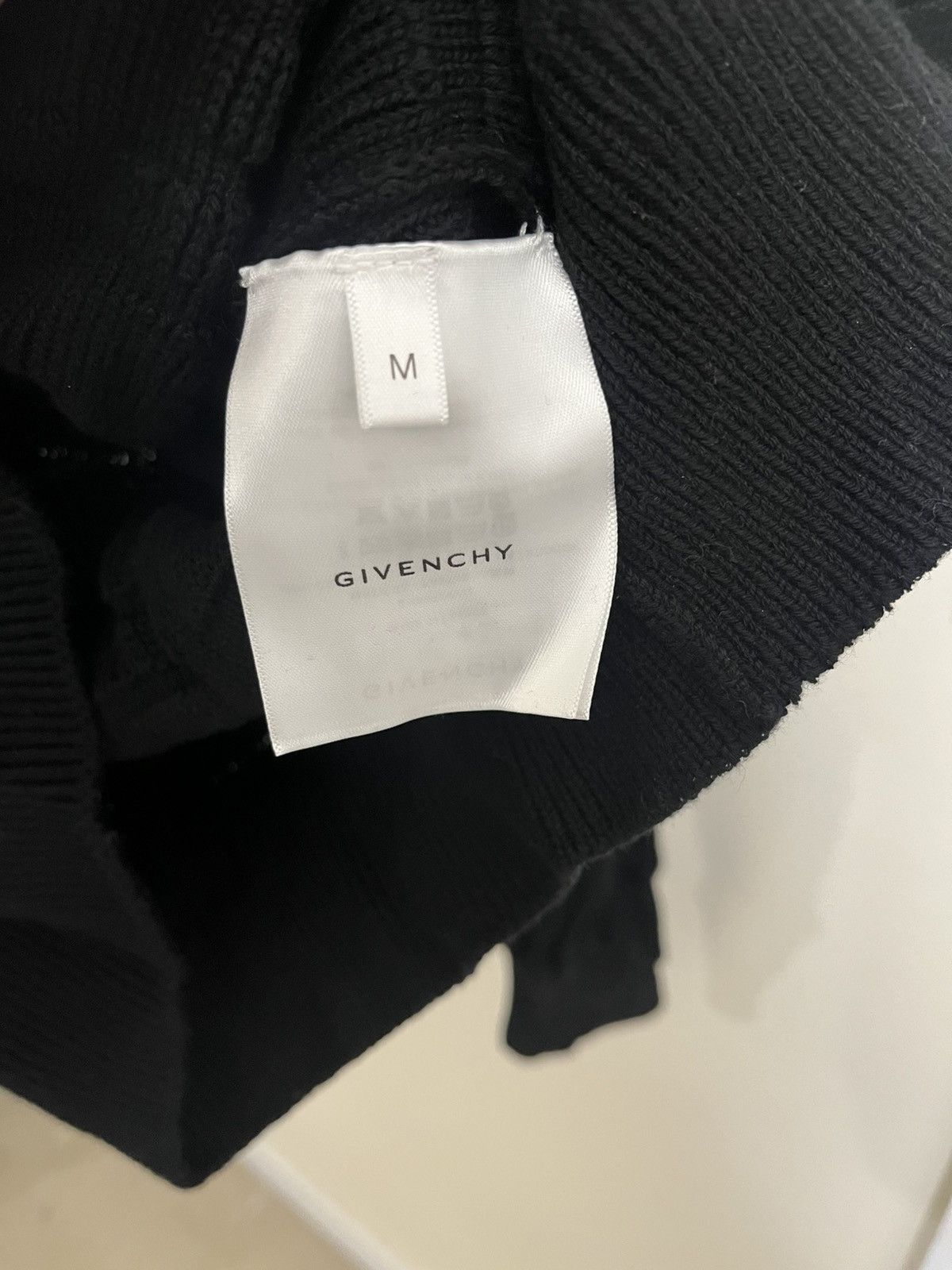 Givenchy Givenchy Sweater Sz M Size US M / EU 48-50 / 2 - 7 Thumbnail
