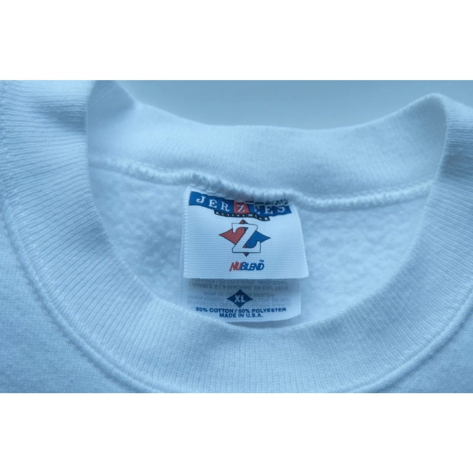 Jerzees VINTAGE JERZEES CHRISTMAS ANGLE WHITE CREWNECK SWEATSHIRT SANTA CLAUS MEN XL Crewneck Sweatshirt White 90s Christmas Santa Mens XL Shirt? Size US XL / EU 56 / 4 - 5 Thumbnail