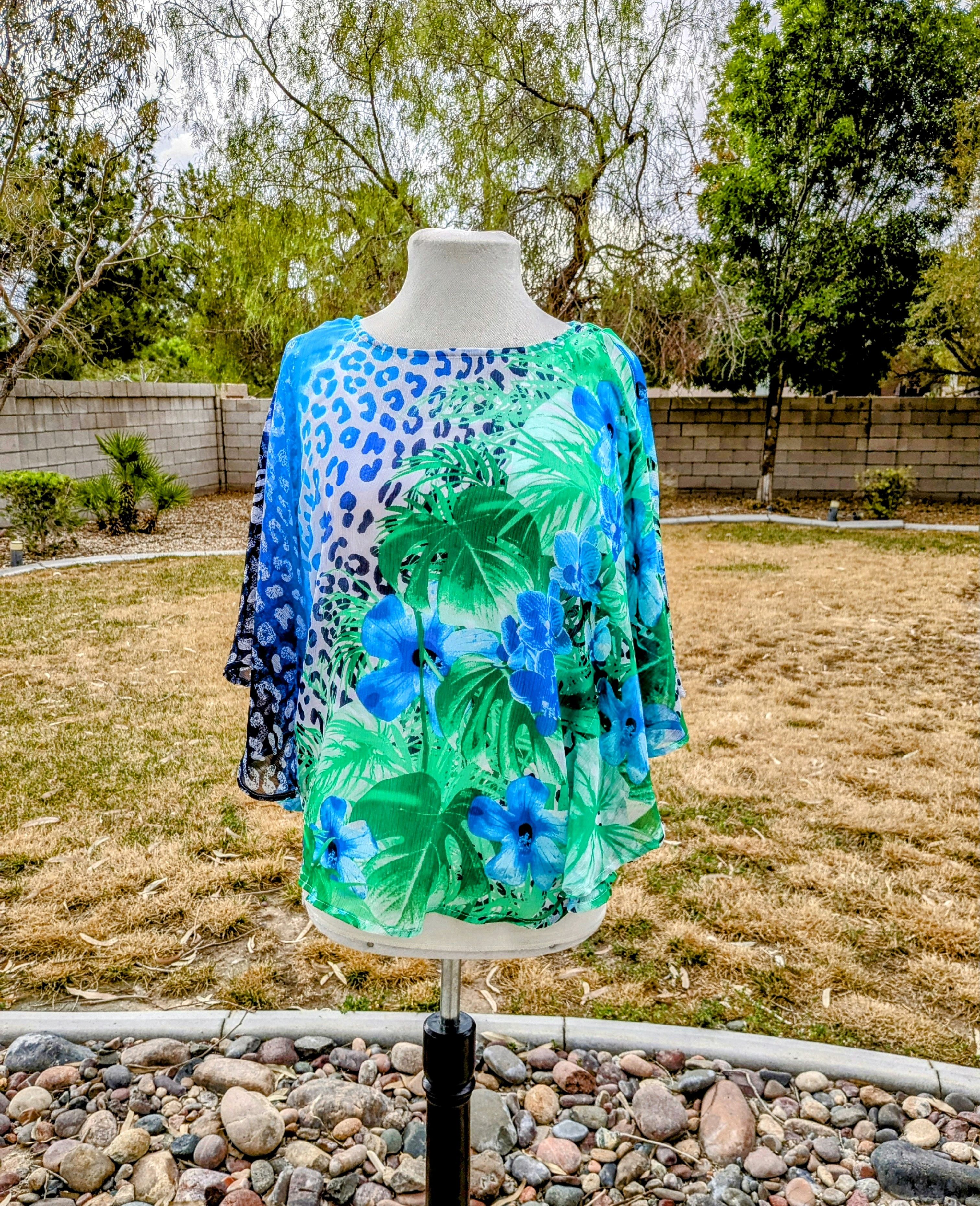 Designer Ruby Rd Tropical Green Floral Leopard Boho Bohemian Poncho Size M / US 6-8 / IT 42-44 - 1 Thumbnail