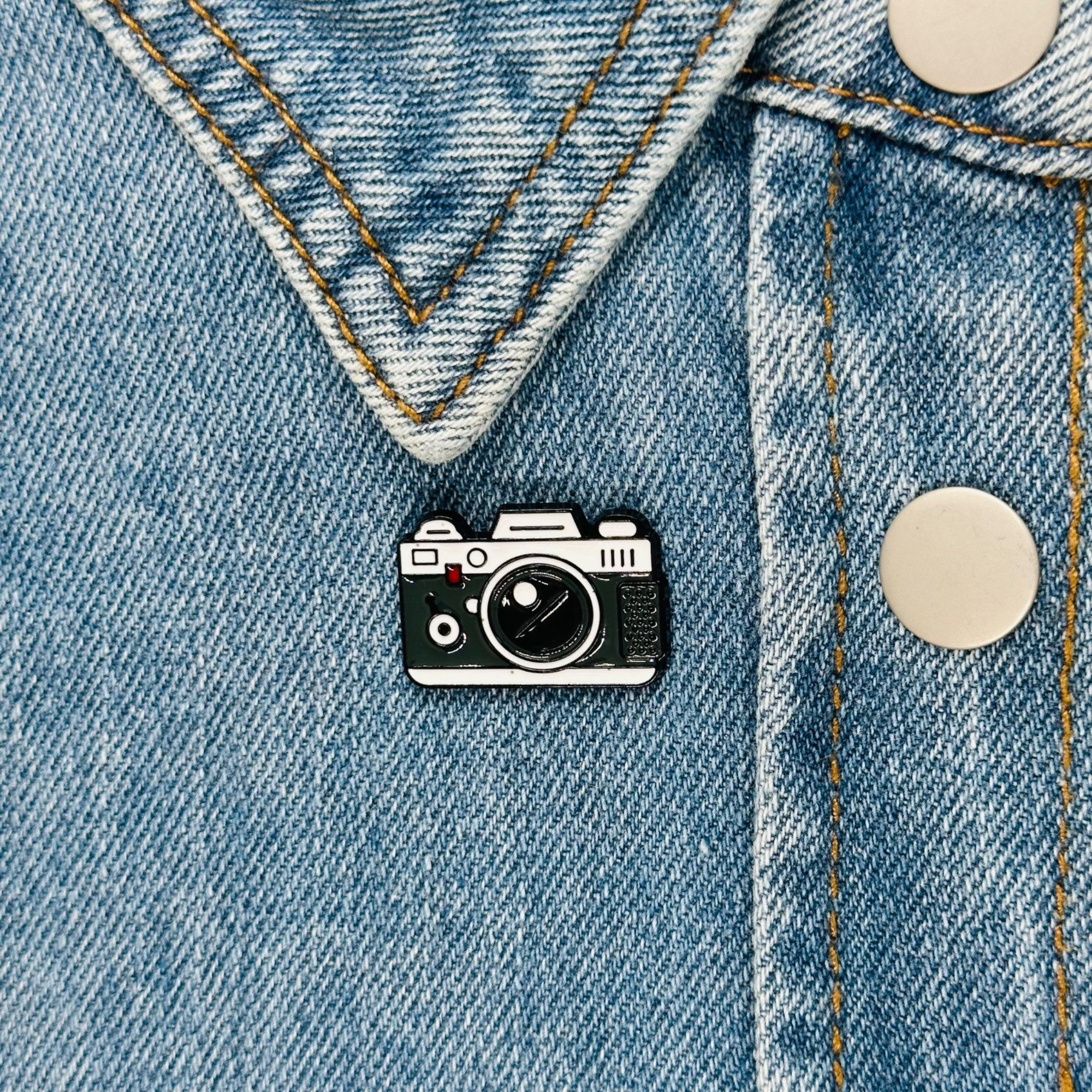 Other ⭐Vintage Retro Camera Enamel Pin Black & Silver Photography Size ONE SIZE - 1 Thumbnail