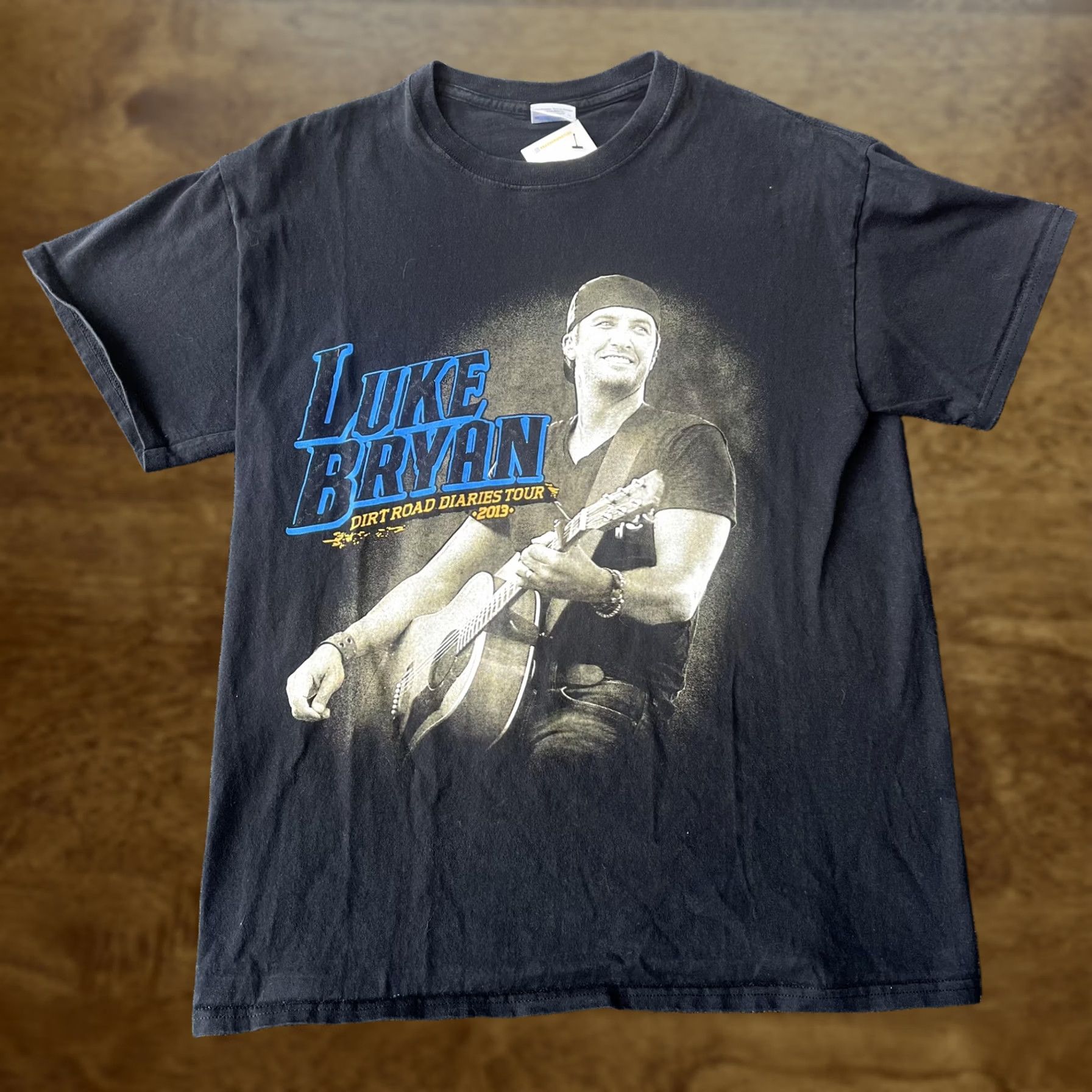 Gildan Luke Bryan Shirt Mens Medium Black 2013 Dirt Road Diaries Tour Concert Tee Music Size US M / EU 48-50 / 2 - 1 Thumbnail