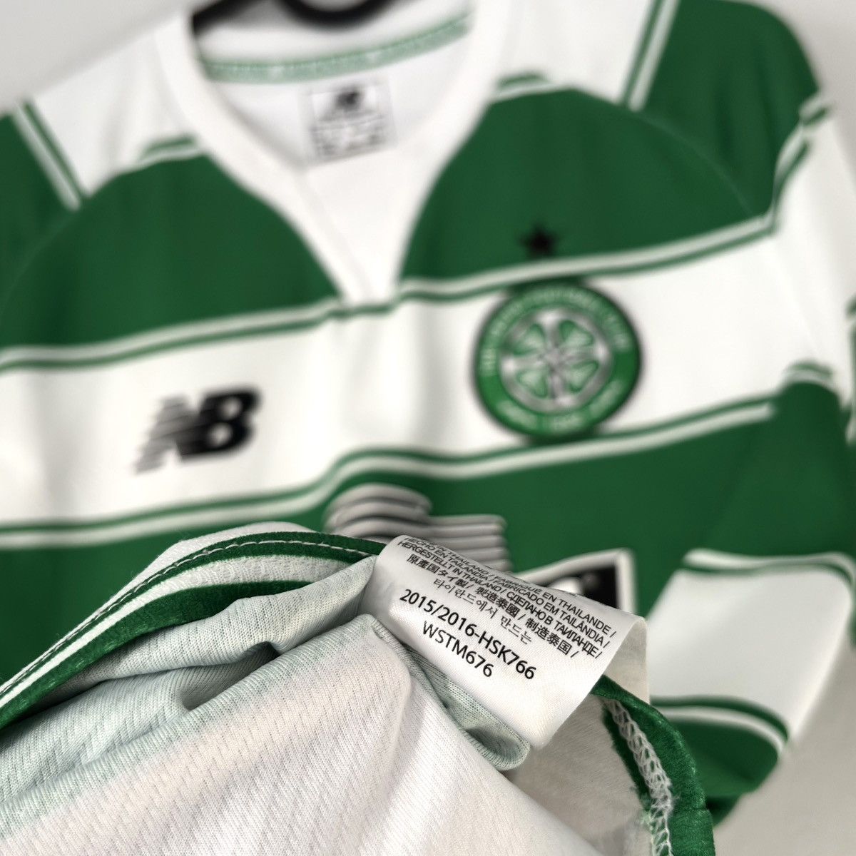 New Balance × Vintage 2015 2016 Celtic Scotland New Balance Home Kit Soccer Jersey Size US M / EU 48-50 / 2 - 6 Thumbnail