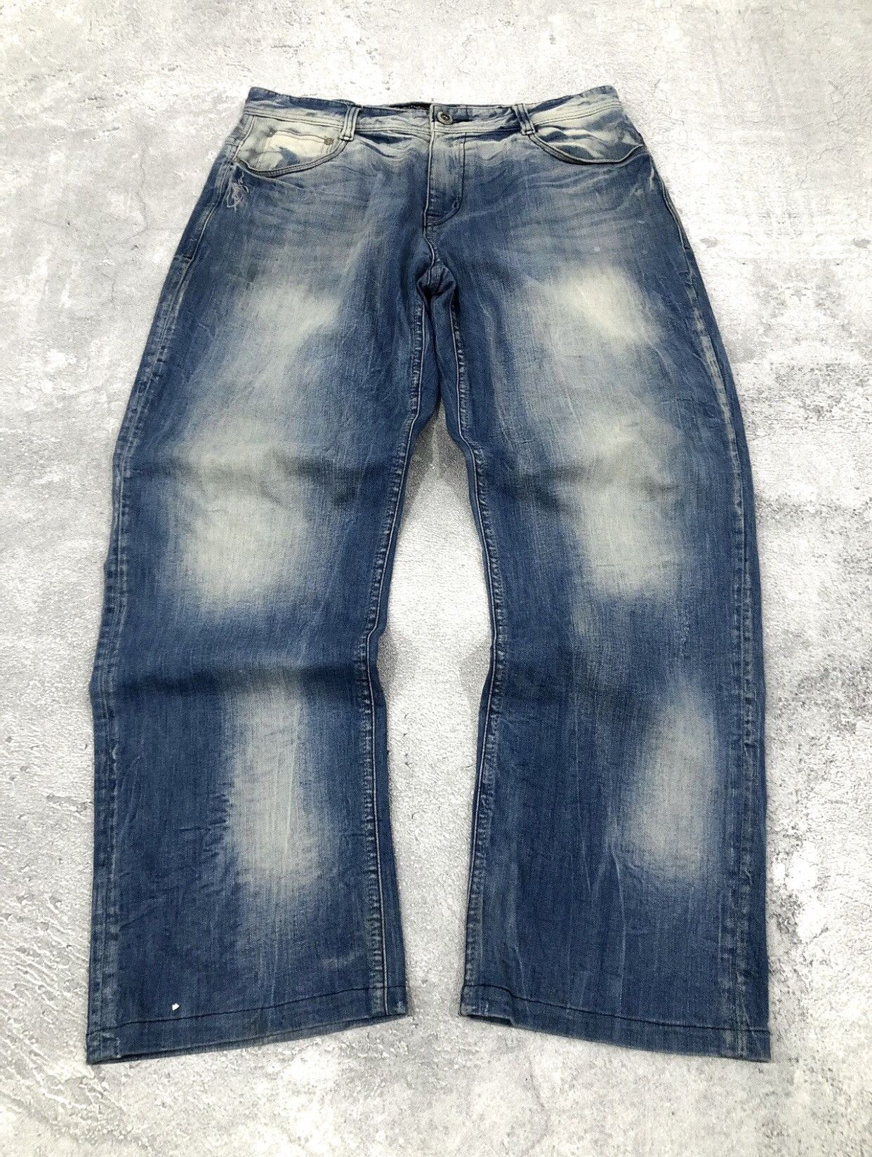 If Six Was Nine × Japanese Brand × Le Grande Bleu (L.G.B.) 2000s Fubu Baggy Faded Dyed Denim Pants Size US 34 / EU 50 - 2 Thumbnail