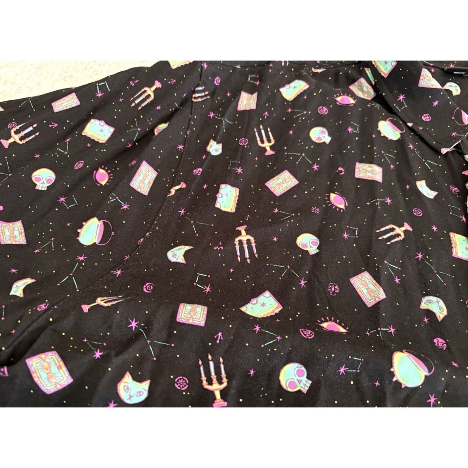 Disney Disney Hocus Pocus Button Up Shirt 2XL Men Black Halloween AOP Shirt Womens? Size US XXL / EU 58 / 5 - 2 Thumbnail
