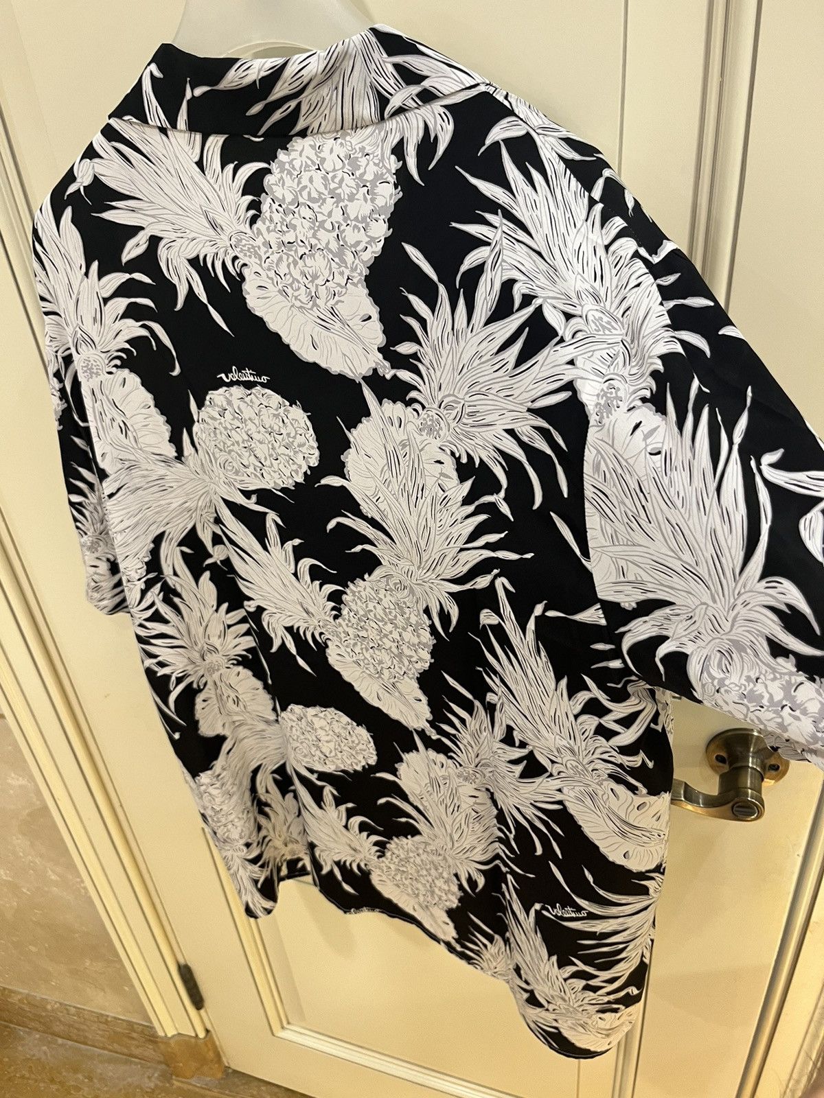 Valentino Pineapple print silk bowling shirt size46 Size US S / EU 44-46 / 1 - 19 Thumbnail