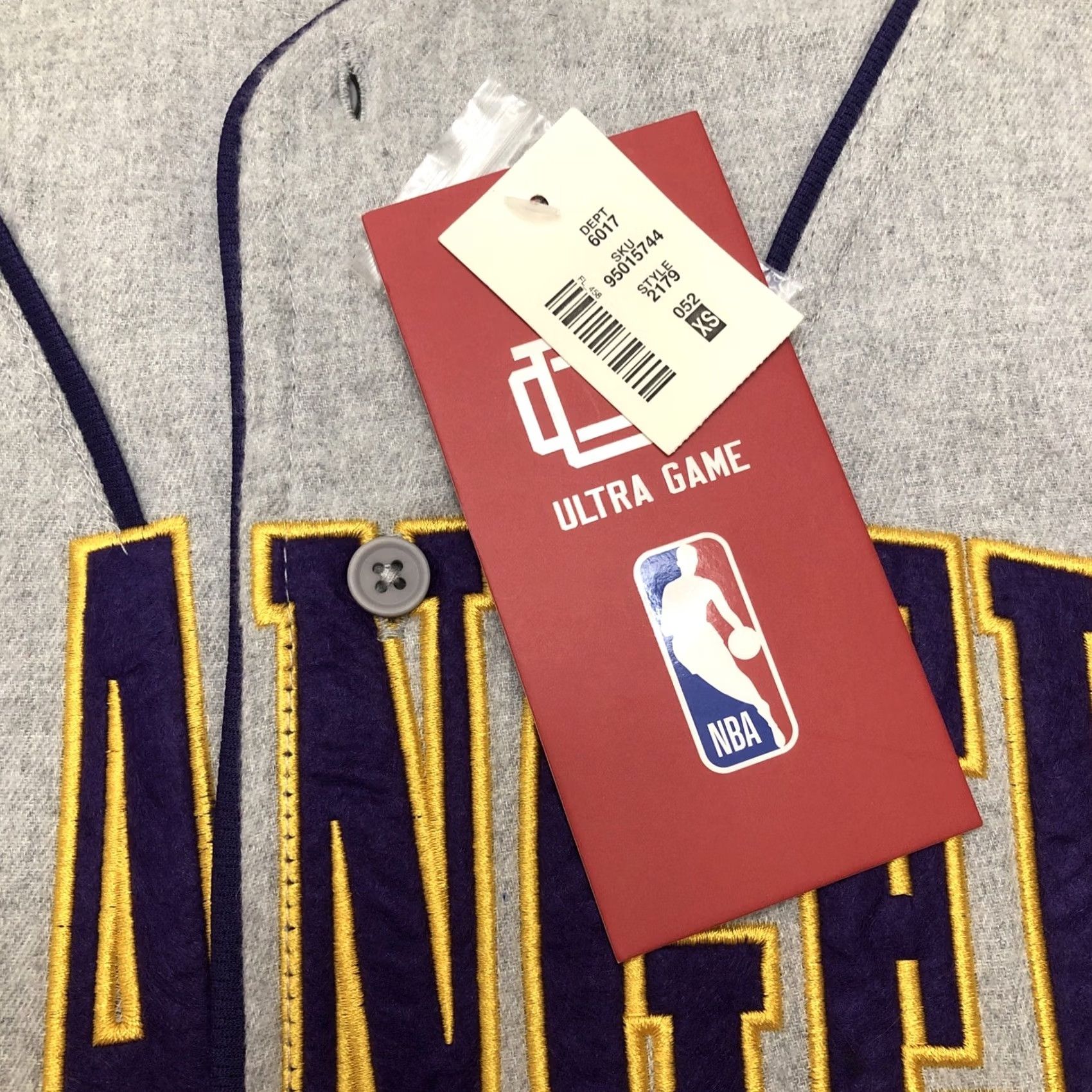 NBA NWT Ultra Game Los Angeles Lakers NBA Baseball Jersey XS Gray Mens size XS Baseball Jersey 41 in Chest 20.5" armpit to armpit 29 in length Size US XS / EU 42 / 0 - 5 Thumbnail