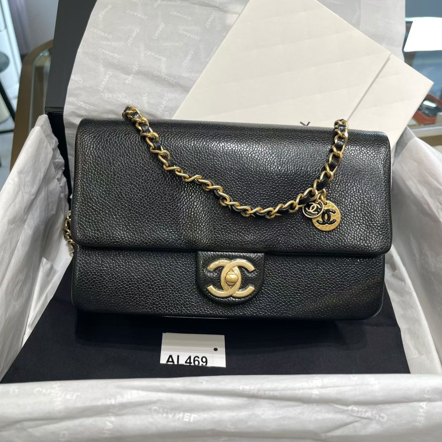 Chanel Pre-loved Bag Very good condition Size ONE SIZE - 1 Thumbnail