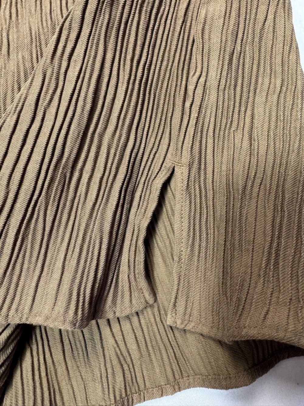 Zara Zara Crinkle Textured Button Olive Khaki Blouse Top Size L Size L / US 10 / IT 46 - 7 Thumbnail
