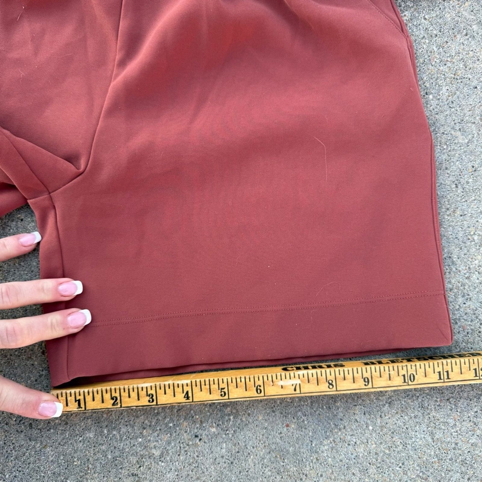 Lululemon Lululemon Noir Short 5.5" Rustic Clay Size 2 Size 26" / US 2 / IT 38 - 13 Thumbnail