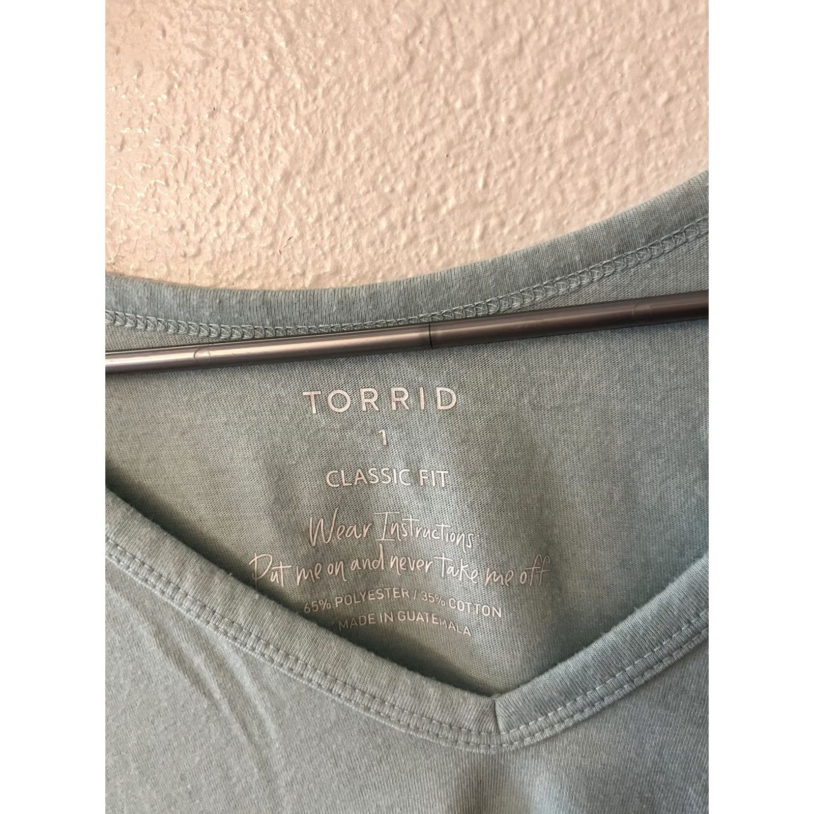 Torrid Torrid Classic Fit Knits Shirt Size 1X Blue V Neck Womens Short Sleeve Size XL / US 12-14 / IT 48-50 - 3 Thumbnail