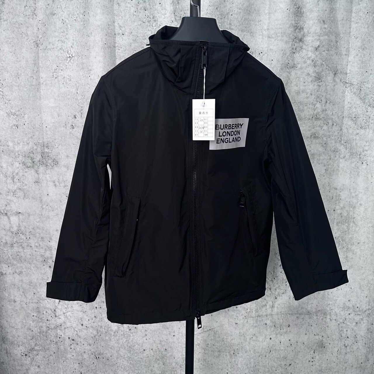 Burberry Burberry Black Light Jacket m Men Size US M / EU 48-50 / 2 - 1 Thumbnail
