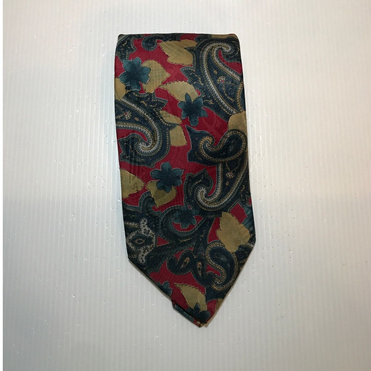 Other Manhattan Red Paisley Short Wide Men Necktie Size ONE SIZE - 1 Thumbnail