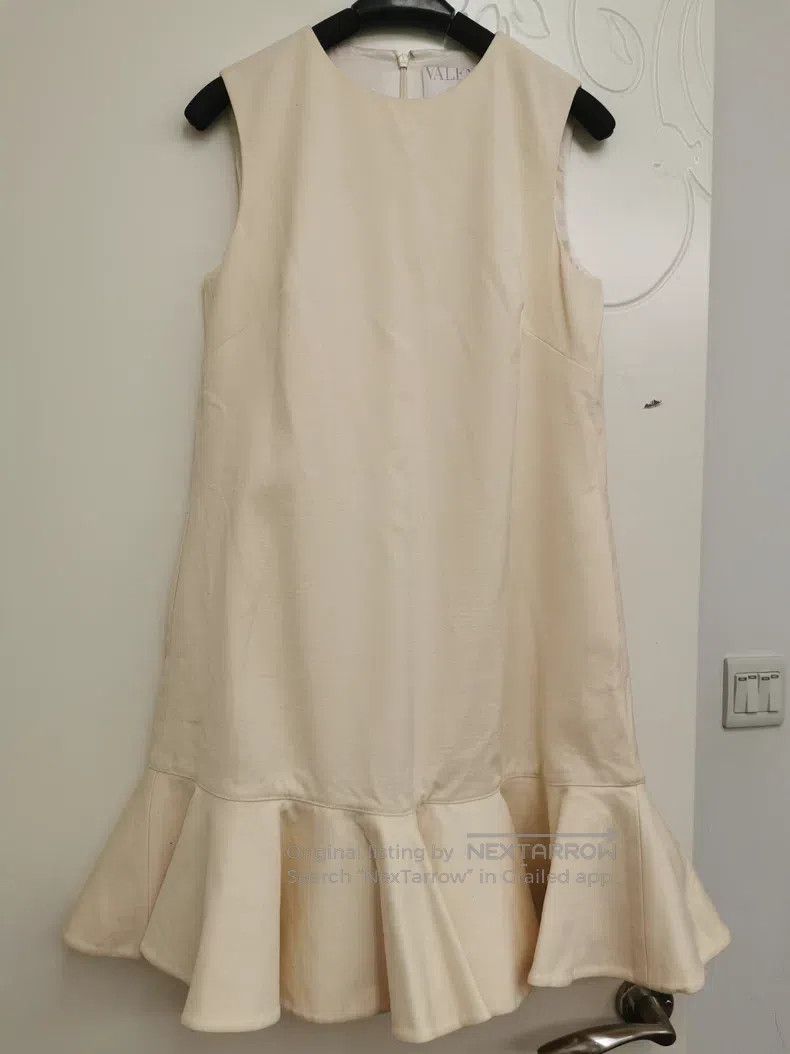 Valentino Valentino Beige sleeveless dress Size S / US 4 / IT 40 - 1 Thumbnail