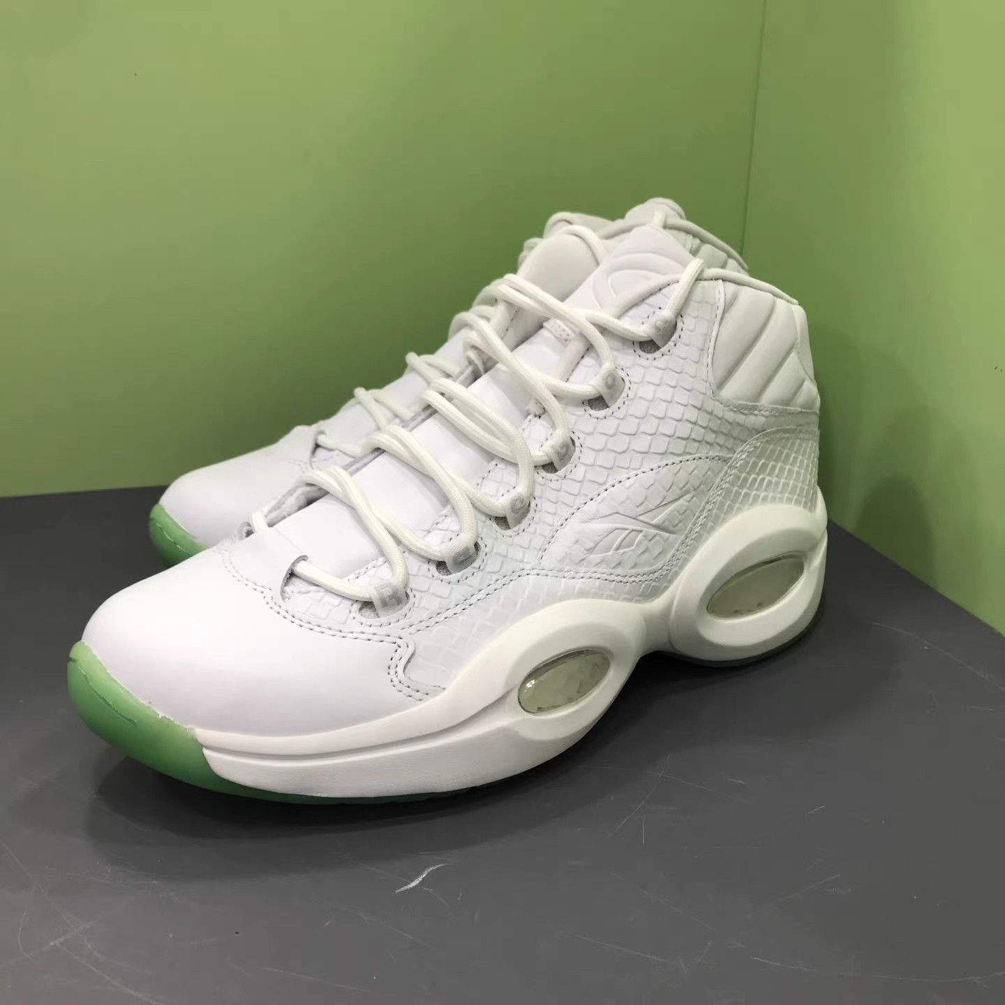 Reebok Reebok Question Basketball Shoes K15 Size US 9.5 / EU 42-43 - 1 Thumbnail