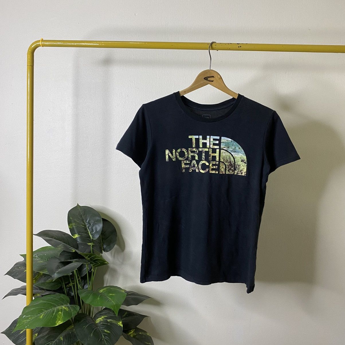 The North Face TNF Outdoor Style T Shirt Size US M / EU 48-50 / 2 - 1 Thumbnail