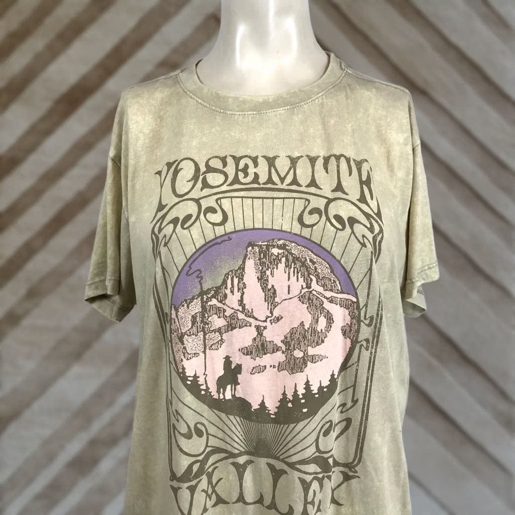 Vintage Doe Yosemite Valley Graphic T-Shirt Womens Large Tan Mineral Wash National Park Size L / US 10 / IT 46 - 1 Thumbnail