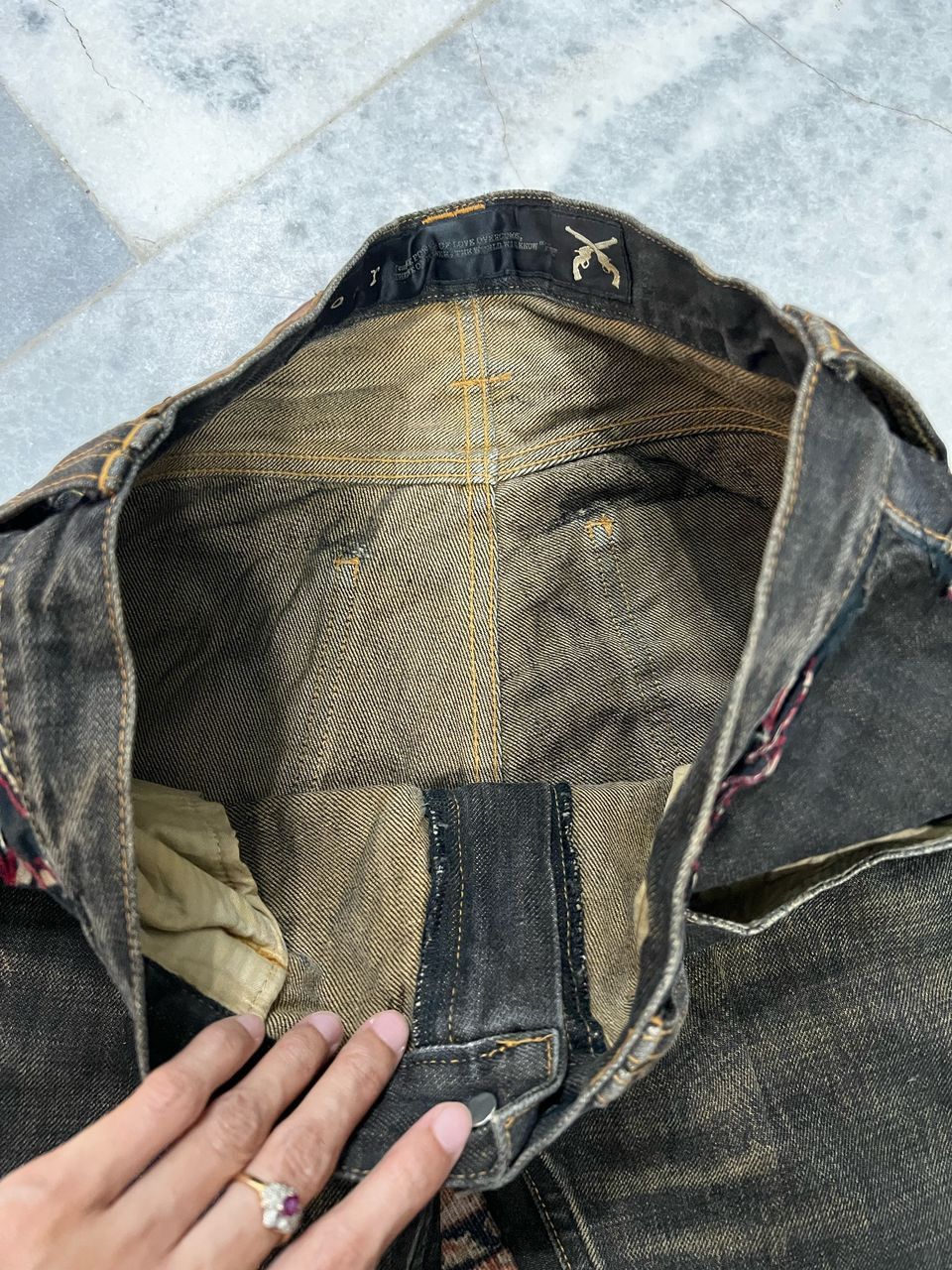 If Six Was Nine × Japanese Brand Vintage Roar Love And Peace Distress Denim Jeans Size US 32 / EU 48 - 14 Thumbnail