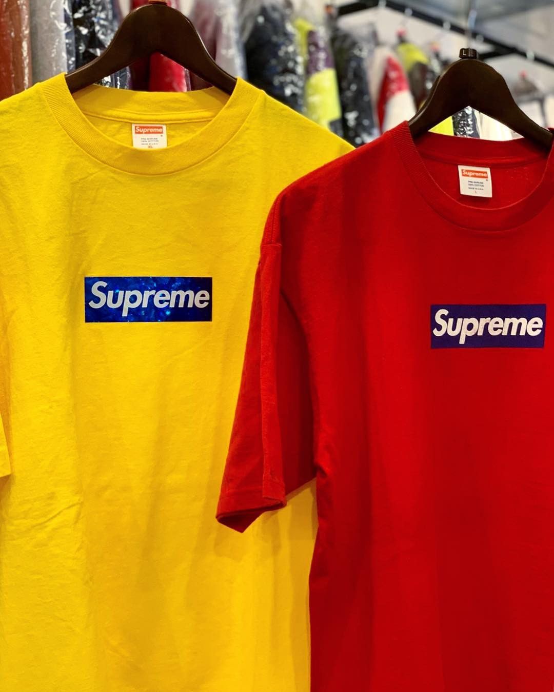 Supreme Supreme 2006 Holographic Box Logo Tee Blue On Yellow Size US XL / EU 56 / 4 - 9 Thumbnail