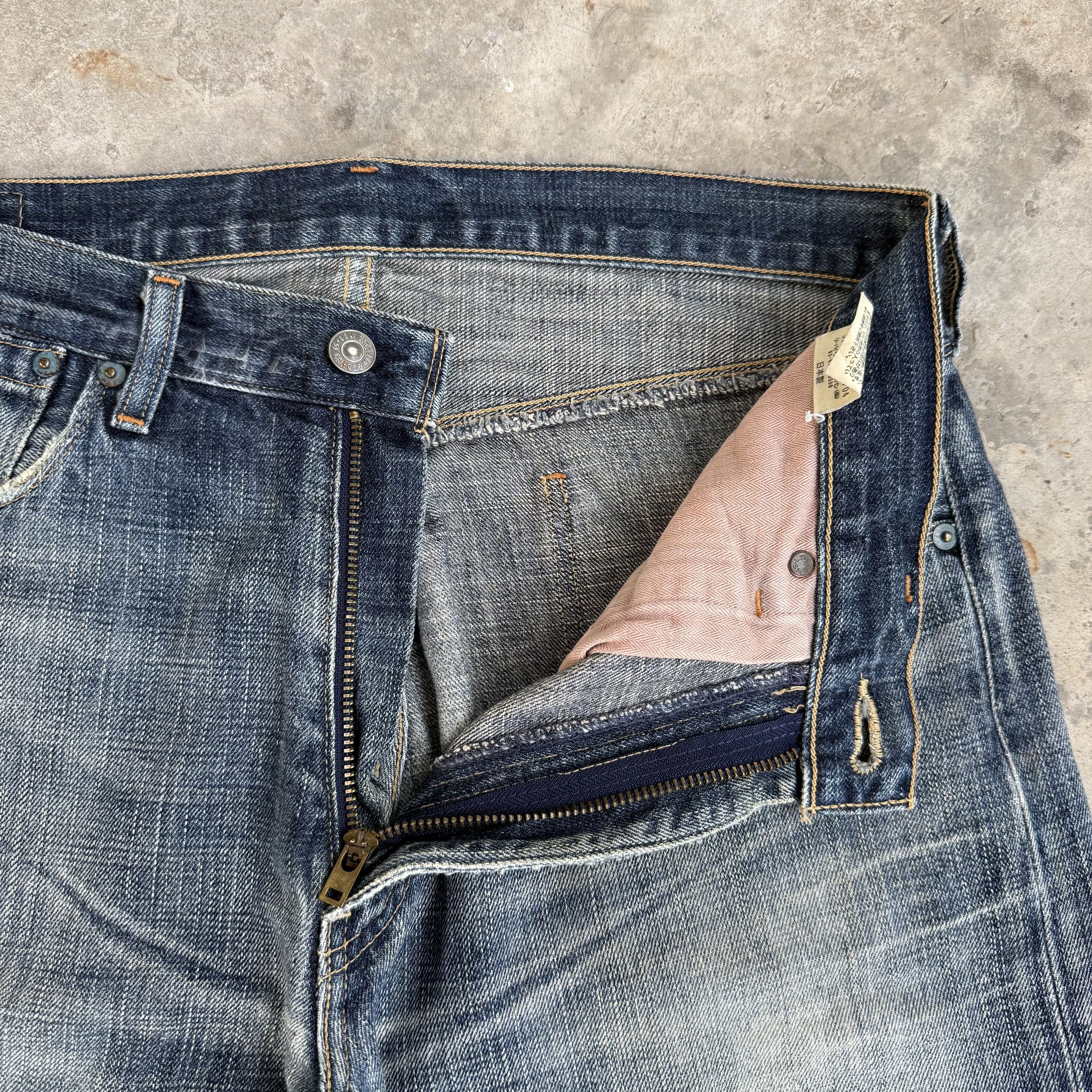 Levi's Vintage Clothing Vintage Levi's 553 Stone Wash Faded Denim Jeans Size US 33 - 7 Thumbnail
