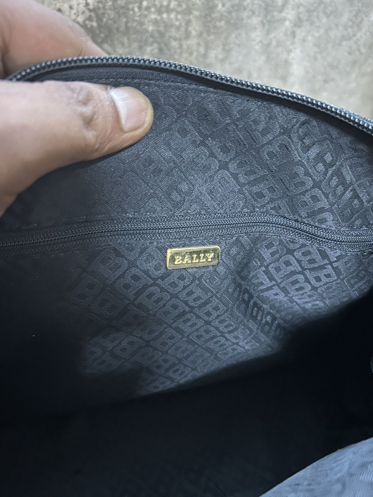 Bally 90s Archive Quilted Lambskin Top Handle Satchel Bag Size ONE SIZE - 11 Thumbnail