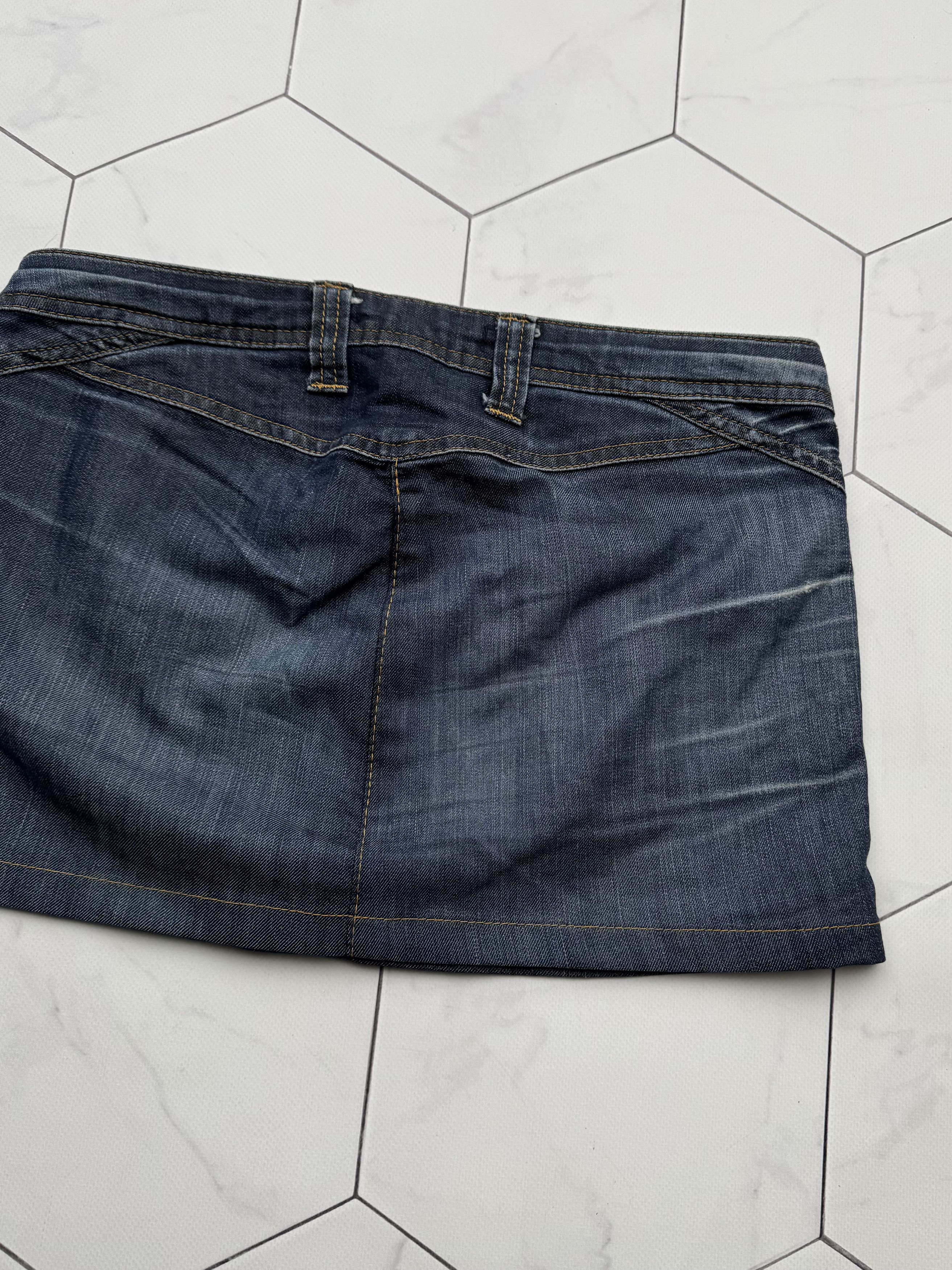 Roberto Cavalli Roberto Cavalli Vintage Mini Skirt (B199) Size 30" / US 8 / IT 44 - 9 Thumbnail