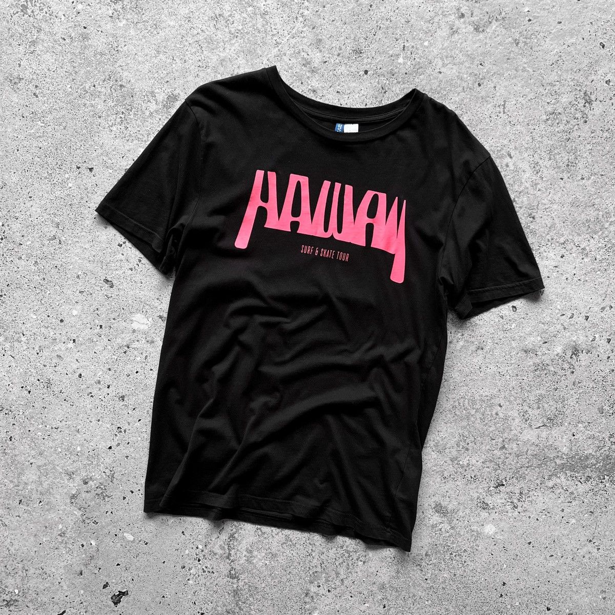 Designer × H&M H&M by Divided Mens Black Short Sleeve T-Shirt Hawaii Surf Size US M / EU 48-50 / 2 - 1 Thumbnail