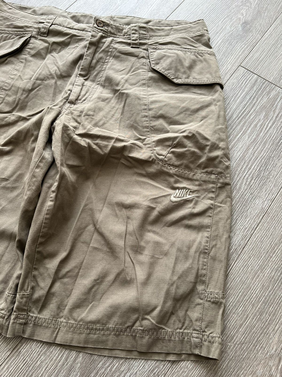 Nike Vintage Nike Cargo Shorts Y2K Size US 36 / EU 52 - 2 Thumbnail