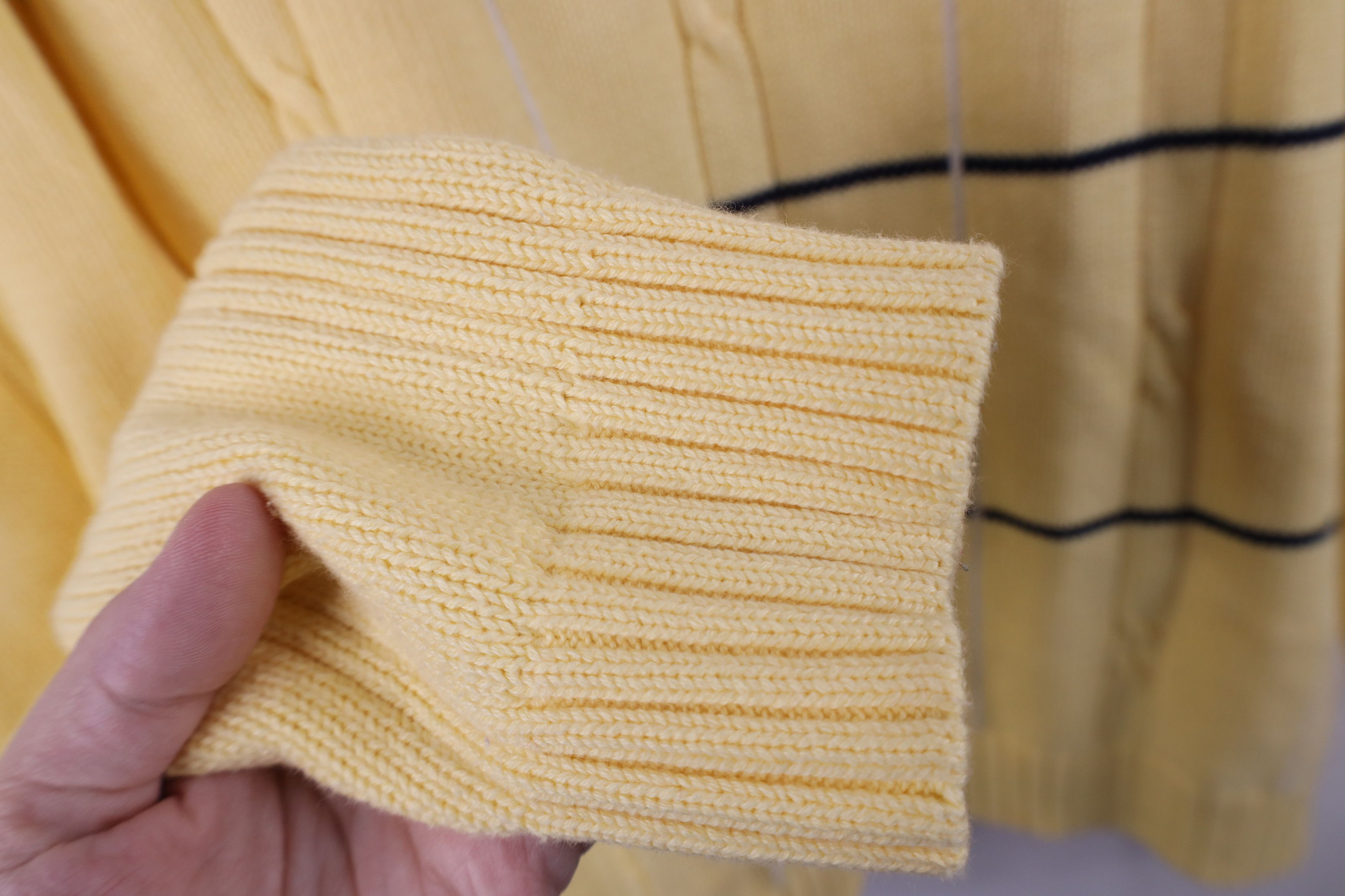 Vintage Vintage 90s Streetwear Ribbed Cable Knit Sweater Yellow Size US L / EU 52-54 / 3 - 7 Thumbnail