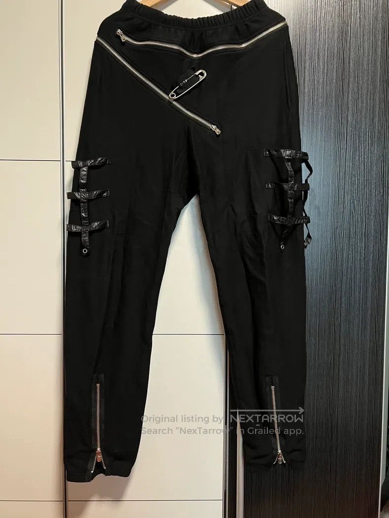 Takahiromiyashita The Soloist. Takahiromiyashita The Soloist. 2021 autumn and winter trou Size US 32 / EU 48 - 1 Thumbnail