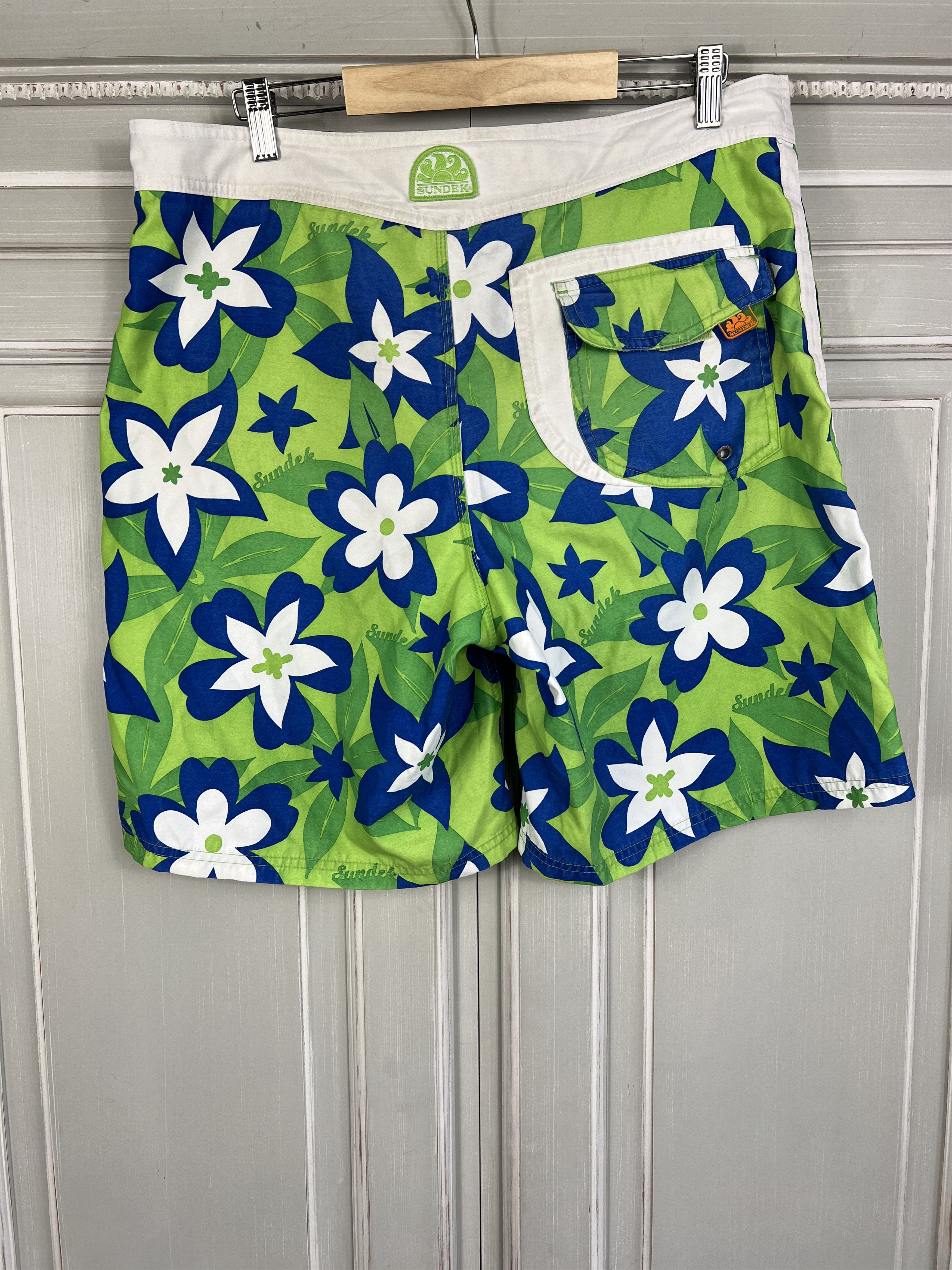 Sundek SUNDEK 34 BEATCH BOARD SHORTS FLOWERS Size US 34 / EU 50 - 6 Thumbnail