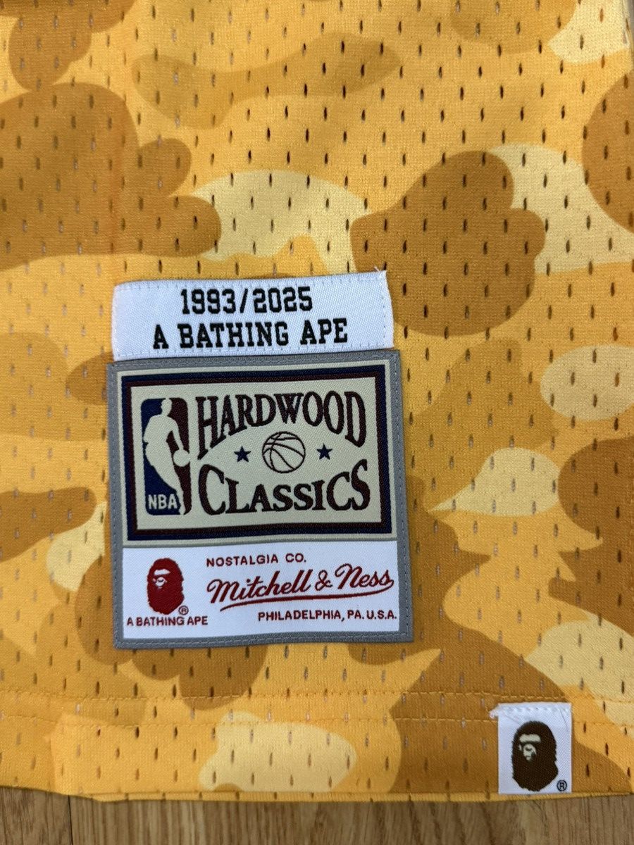 Bape × Mitchell & Ness × NBA BAPE x Mitchell & Ness Lakers Authentic Jersey Yellow M Size US M / EU 48-50 / 2 - 6 Thumbnail