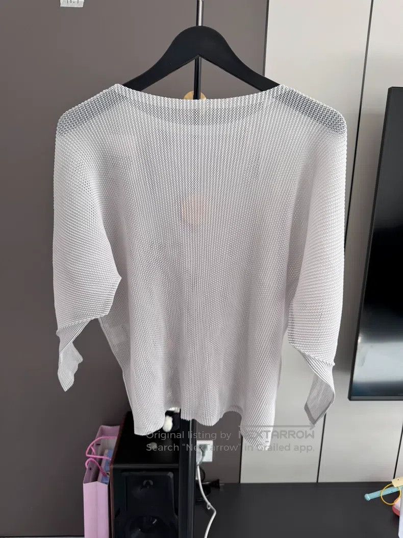 Issey Miyake Issey Miyake Tatami Long Sleeve Top in Light Gray Size L / US 10 / IT 46 - 2 Thumbnail