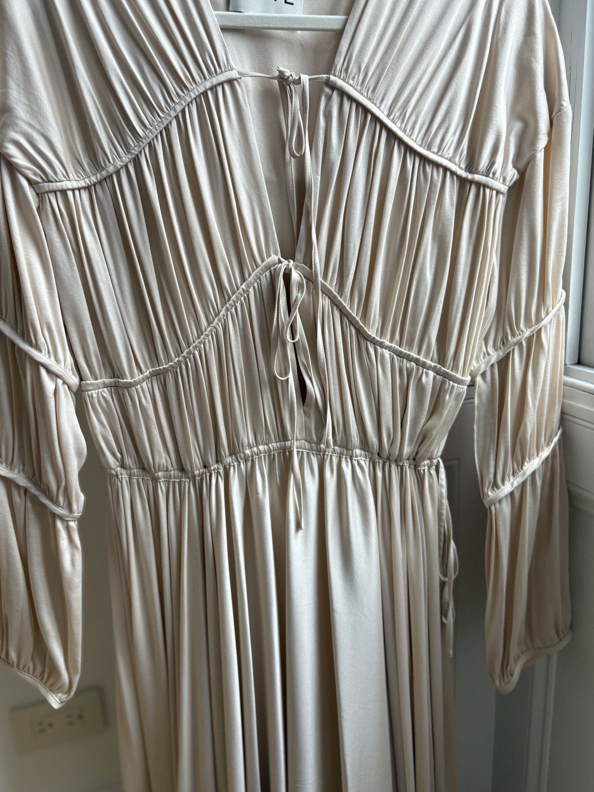 TOVE TOVE GRACEN GATHERED STRETCH SILK MIDI DRESS IN LIGHT PINK Size M / US 6-8 / IT 42-44 - 4 Thumbnail
