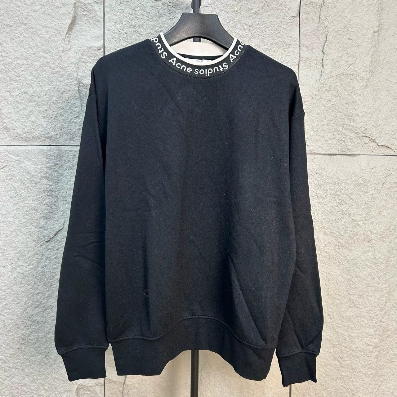 Acne Studios Acne Studios Logo Sweatshirt in Black Size US S / EU 44-46 / 1 - 1 Thumbnail