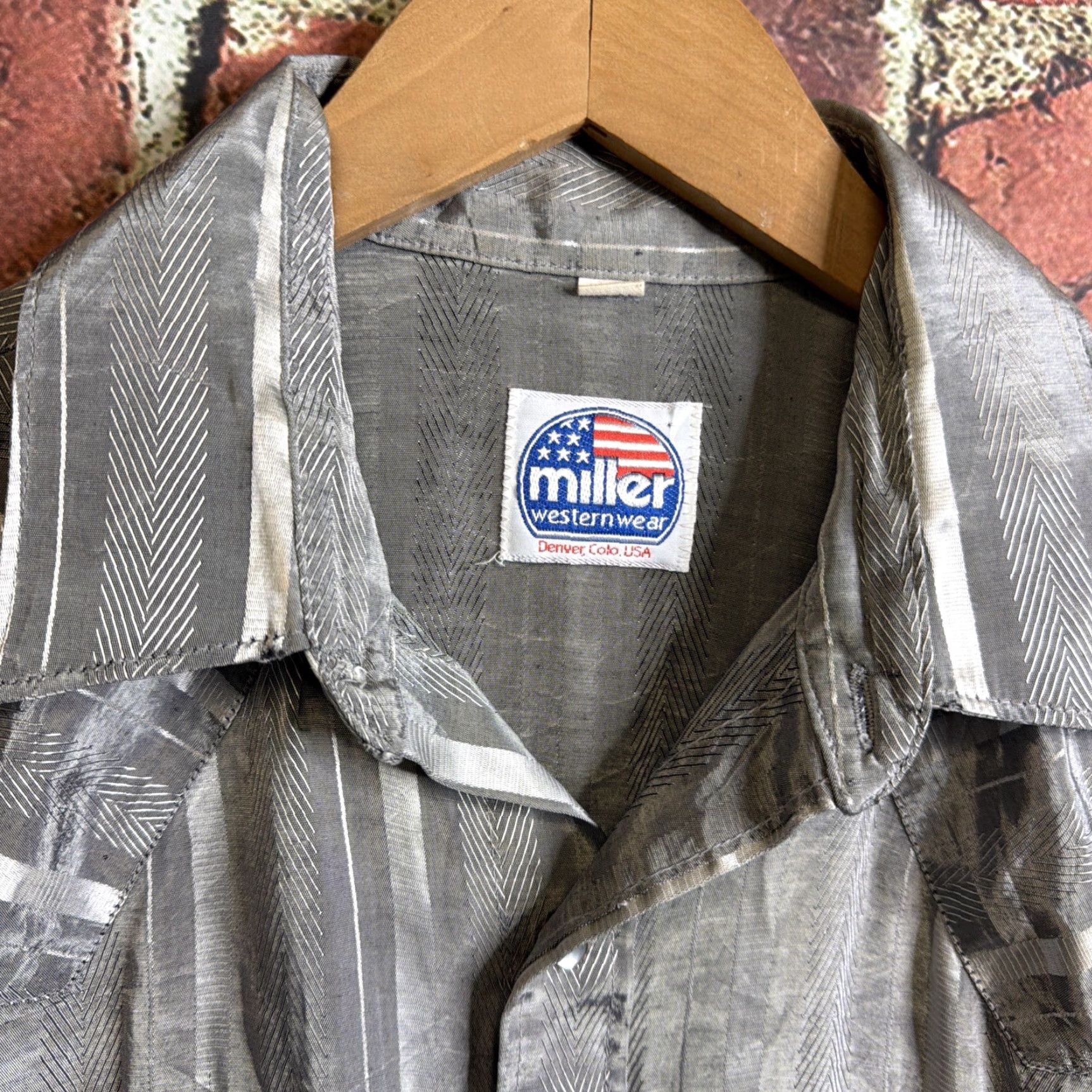 Vintage VINTAGE Miller Western Wear Mens Long Sleeve Shirt 16-35 Rayon Button-Up Collared Snap Pocketed Cotton Polyester Gray Western 90s Mens Size US L / EU 52-54 / 3 - 2 Thumbnail