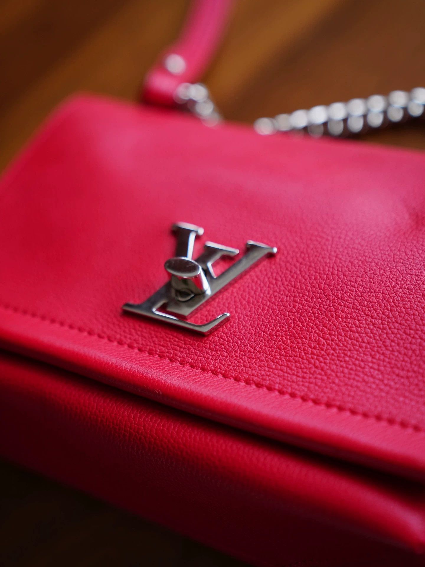 Louis Vuitton LV LOCKME BB women's Chain Crossbody Bag Size ONE SIZE - 4 Thumbnail