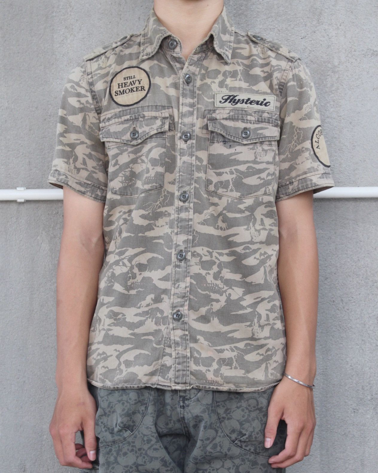 Hysteric Glamour 2000S HYSTERIC GLAMOUR HEAVY SMOKER SKULL CAMO PATCH SHIRT Size US M / EU 48-50 / 2 - 2 Thumbnail
