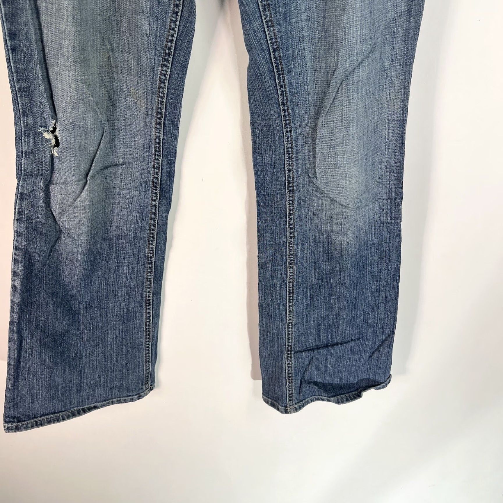 Mossimo MOSSIMO Distressed Bootcut Jeans Size 10 34x32 Blue Women's Denim Size 32" / US 10 / IT 46 - 4 Thumbnail
