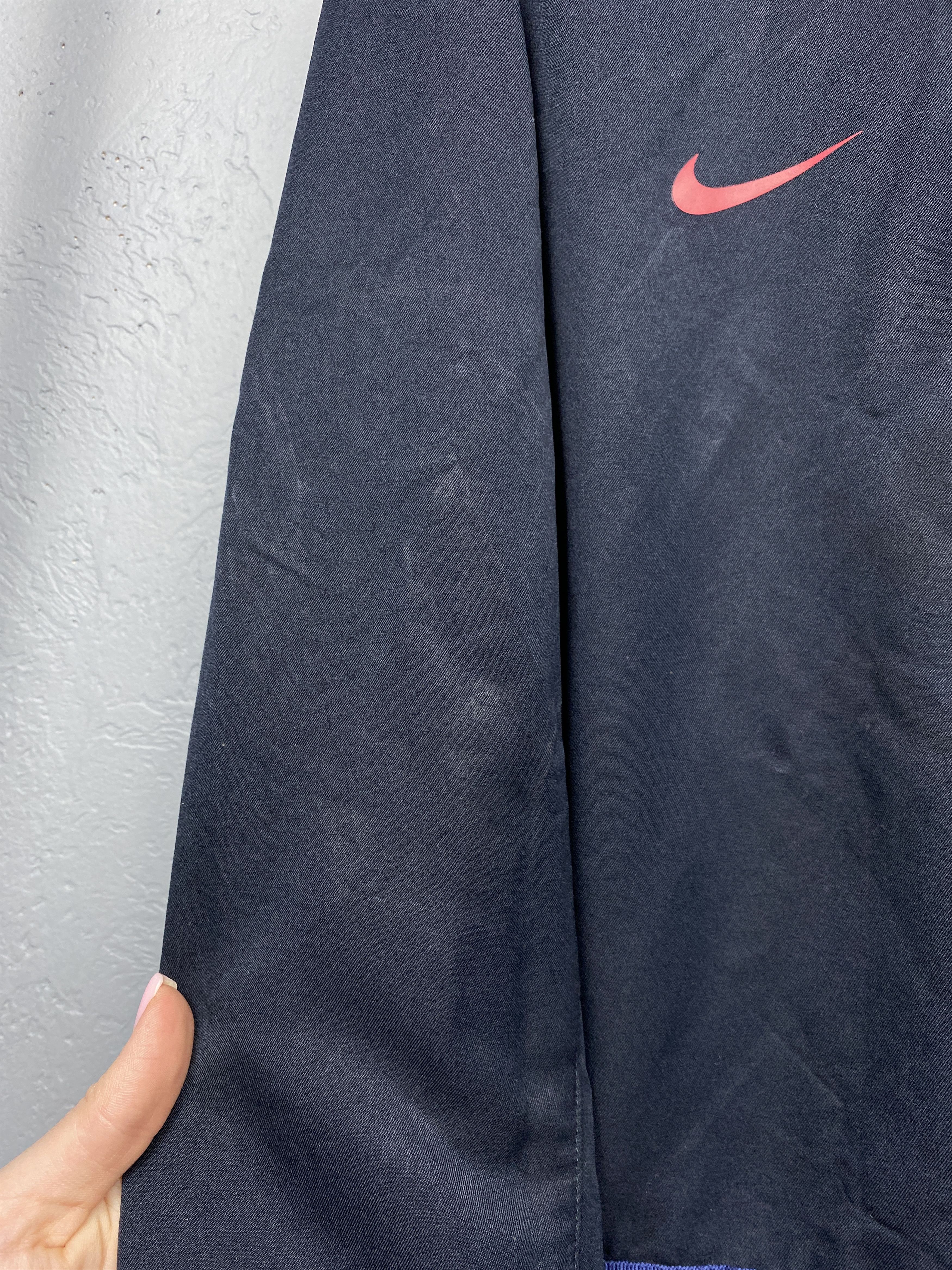 Nike Nike F.C. Barcelona Vintage Mens Football Jacket Size US L / EU 52-54 / 3 - 5 Thumbnail