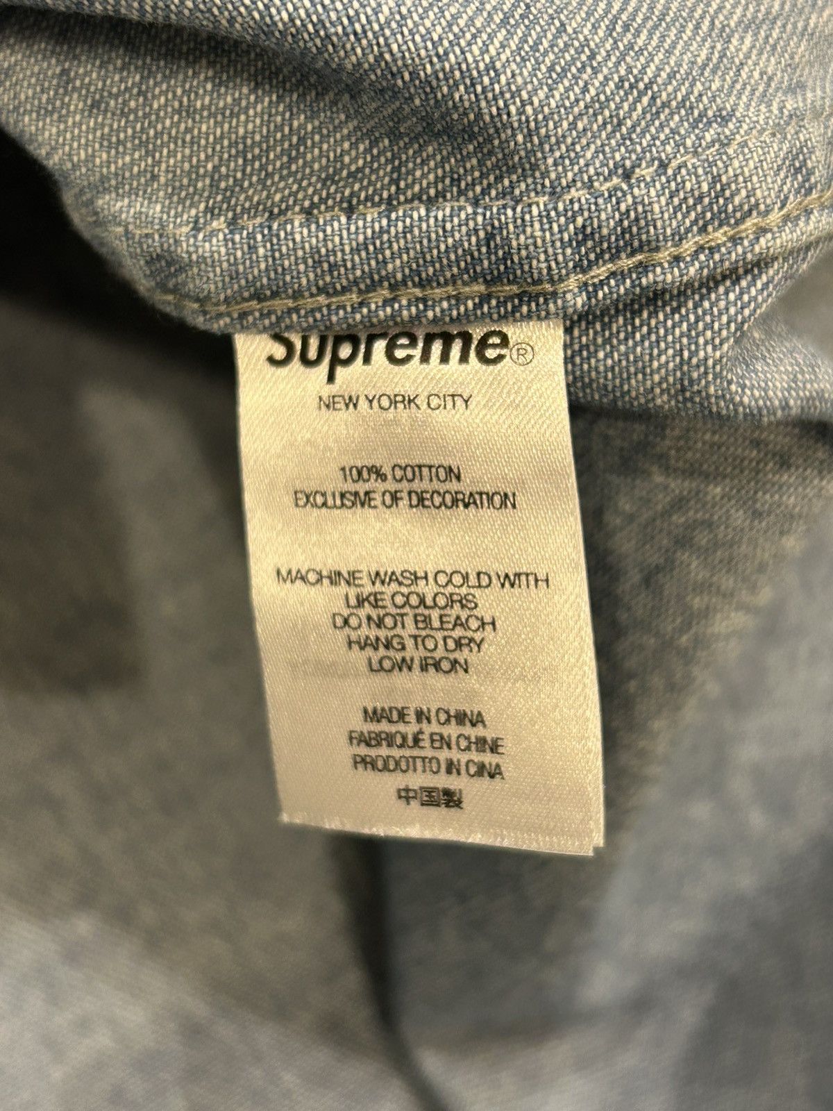 Supreme Supreme Appliqué Denim Button Up Shirt Size US XL / EU 56 / 4 - 5 Thumbnail