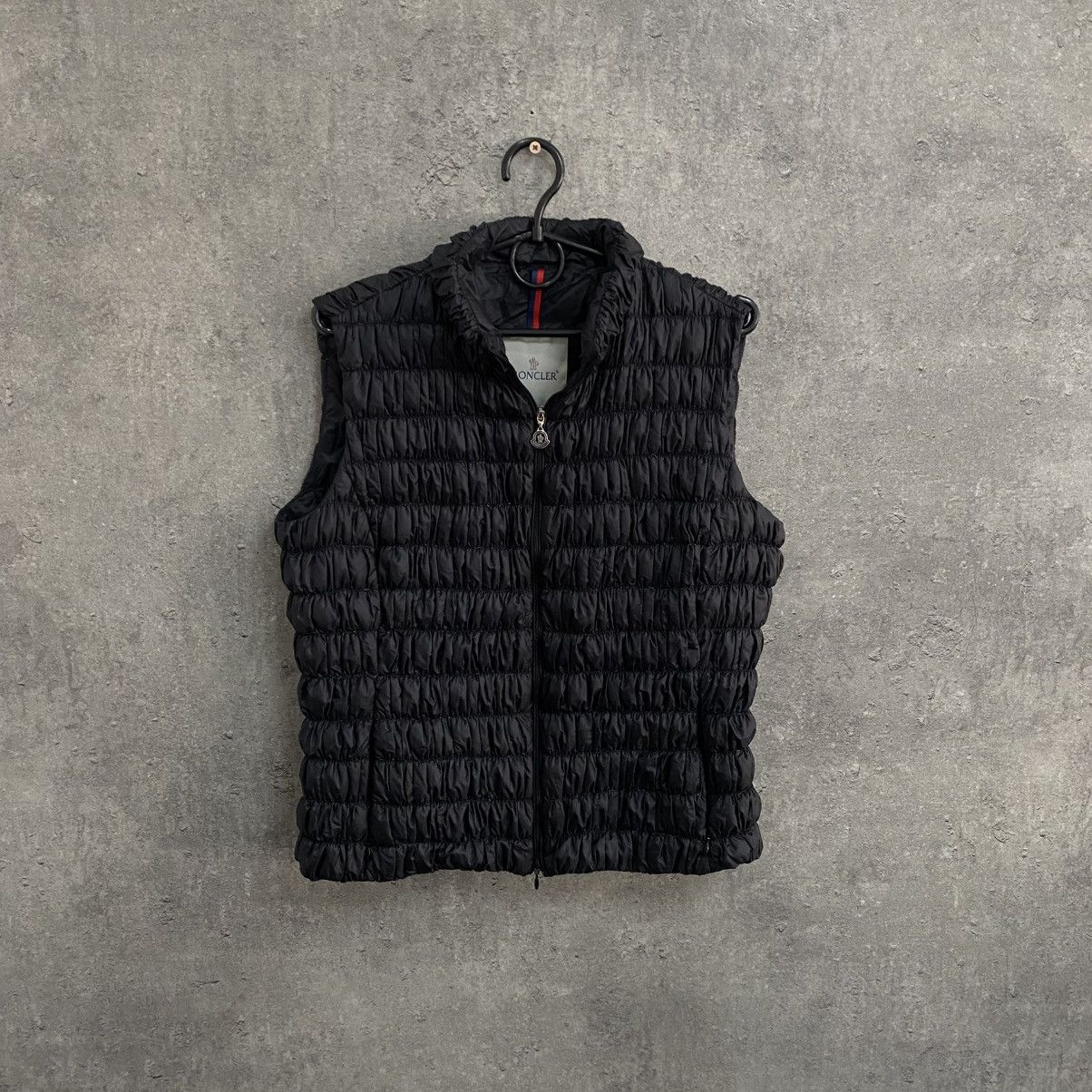 Moncler Moncler Women’s Puffer Vest Size XS / US 0-2 / IT 36-38 - 1 Thumbnail