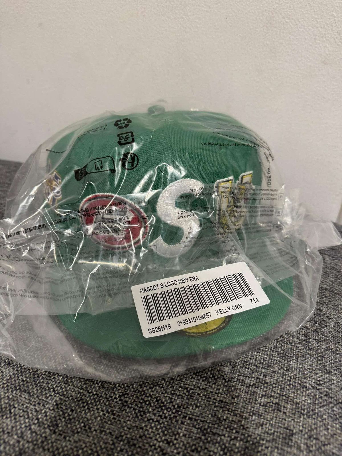 Supreme Supreme Mascot Fitted Hat Size ONE SIZE - 1 Thumbnail